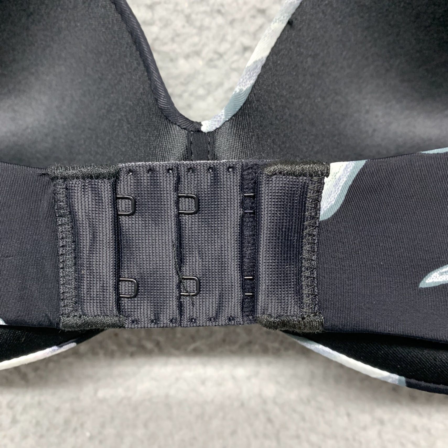 Vintage Auden Bra 32C Black Green Floral Lined Soft Wirefree Adjustable Straps NWT Size ONE SIZE - 2 Thumbnail