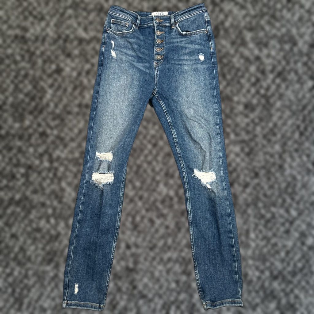 Vintage We The Free High Rise Mom Jeans Slim Straight Distressed Denim Blue 29 Women's Jeans 5-Pocket Denim Distressed Straight Fit Vintage? No Size 29" - 1 Thumbnail