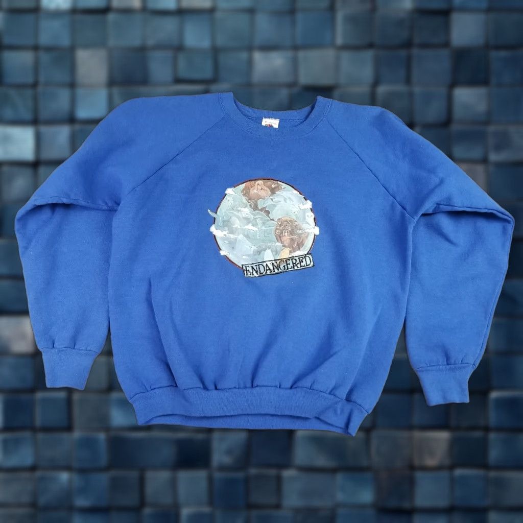 Fruit Of The Loom Vintage Endangered Species Sweatshirt Unisex L Blue Cotton Blend Knit Crewneck Pullover 90s Animals Seals Graphic Print USA Brand Fruit of the Loom Size US L / EU 52-54 / 3 - 1 Thumbnail