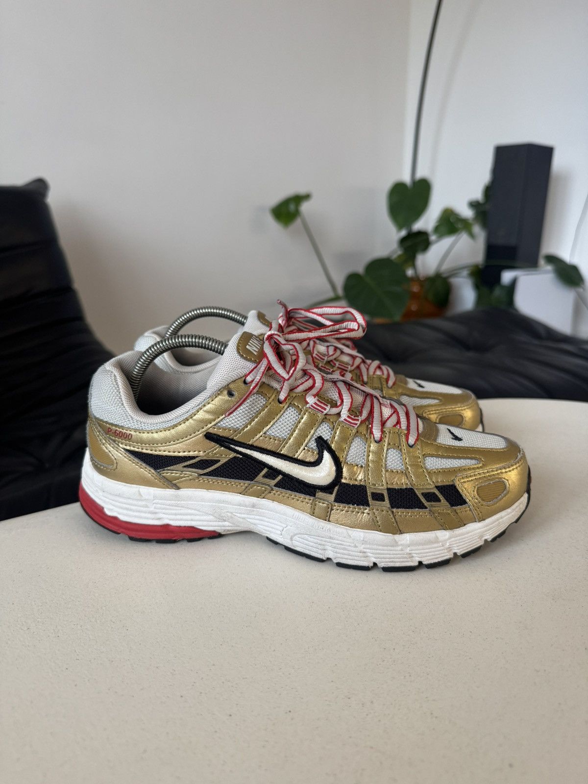 Nike Nike P-6000 Rare Gold Low Sneakers Hype Streetwear Swoosh Size US 7.5 / IT 37.5 - 1 Thumbnail