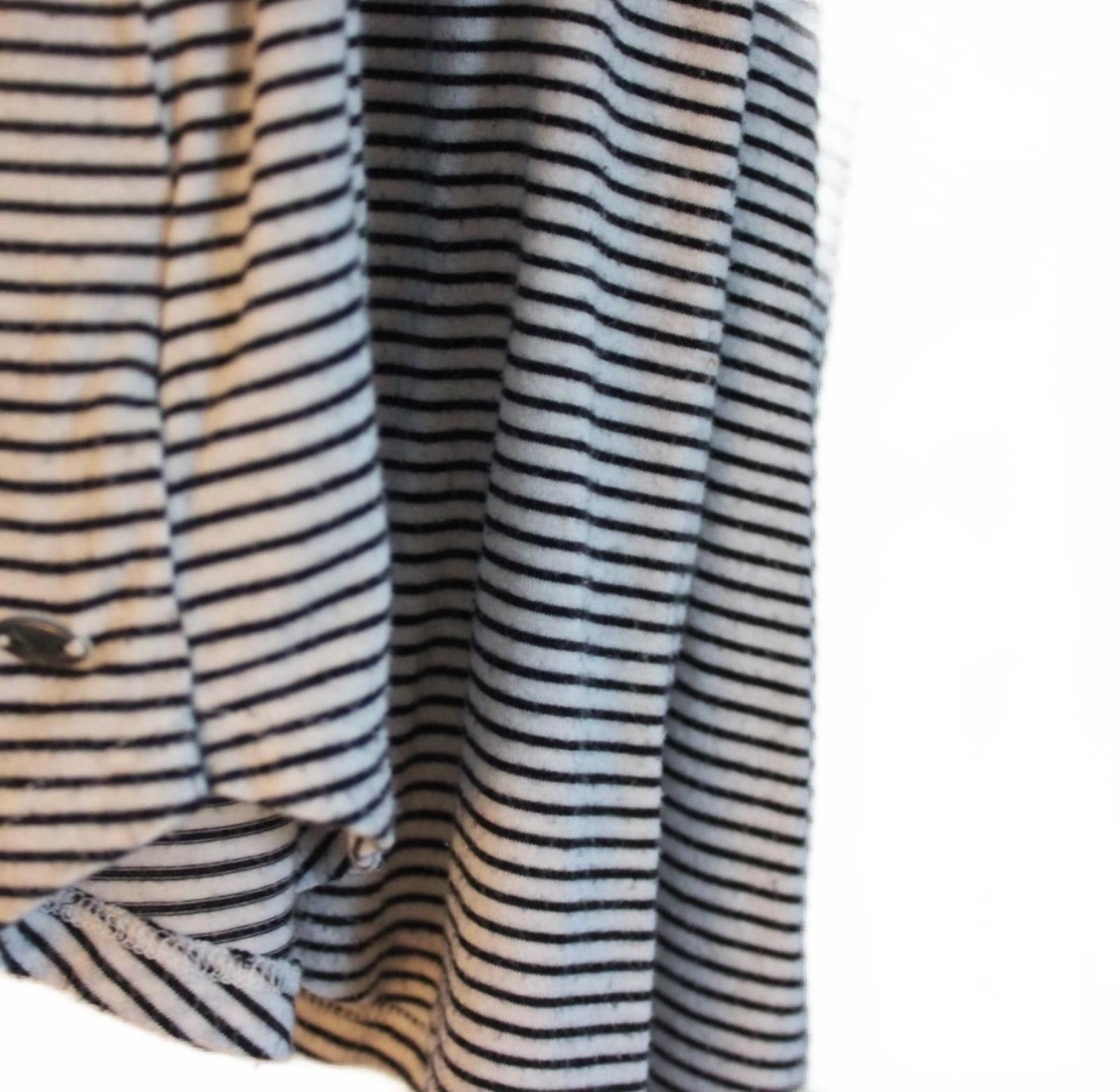 American Eagle Outfitters American Eagle Jegging Black & White Striped V-Neck Shirt M Size M / US 6-8 / IT 42-44 - 6 Thumbnail