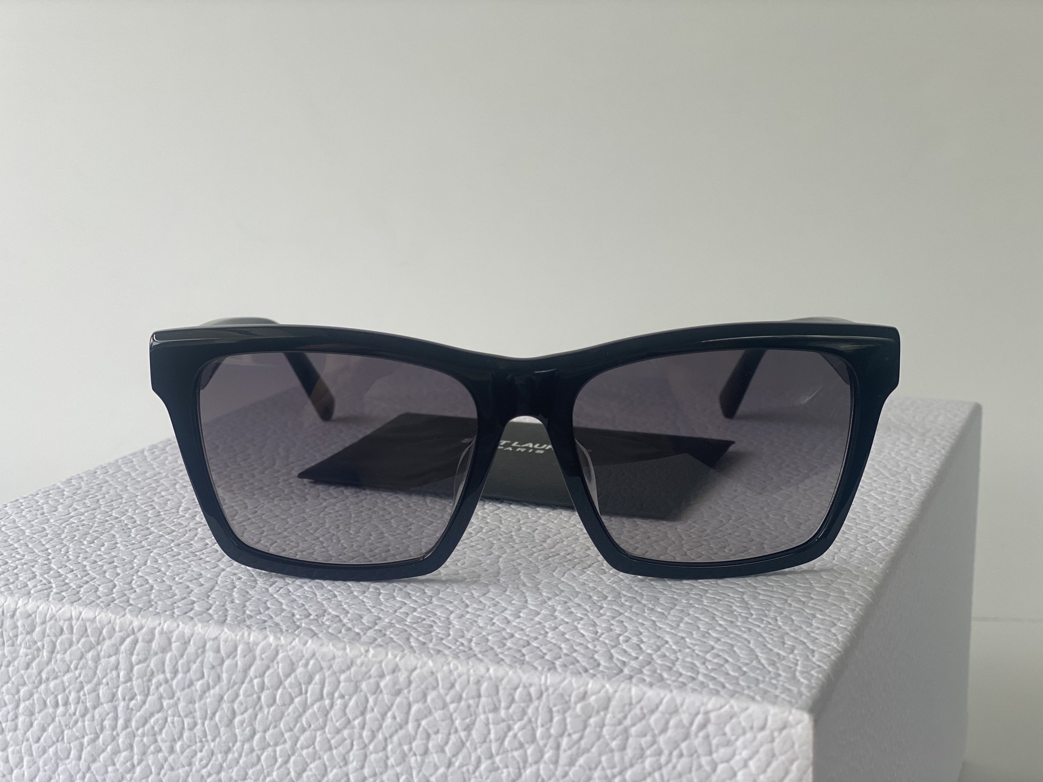 Saint Laurent Paris Saint Laurent Monogram sunglasses Size ONE SIZE - 1 Thumbnail