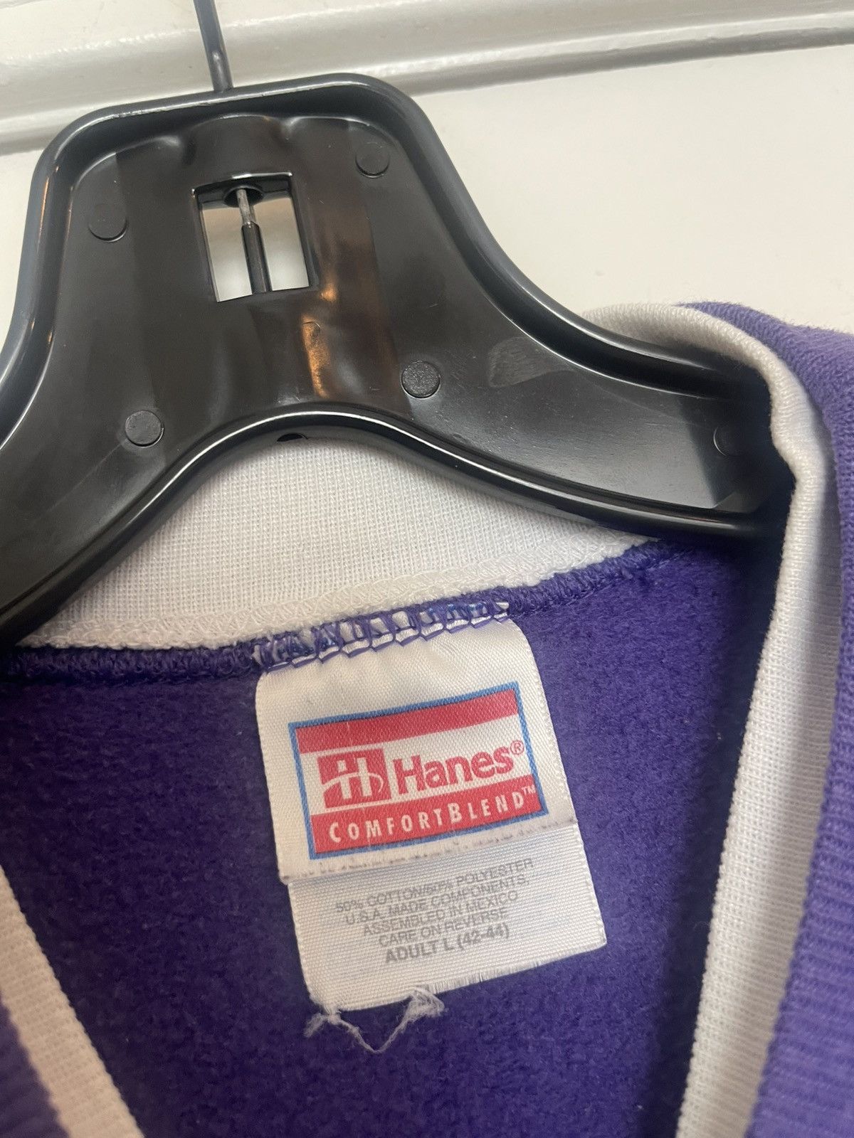 Vintage Vintage Women’s Alaska Hanes Sweater In Great Condition Size L / US 10 / IT 46 - 3 Thumbnail