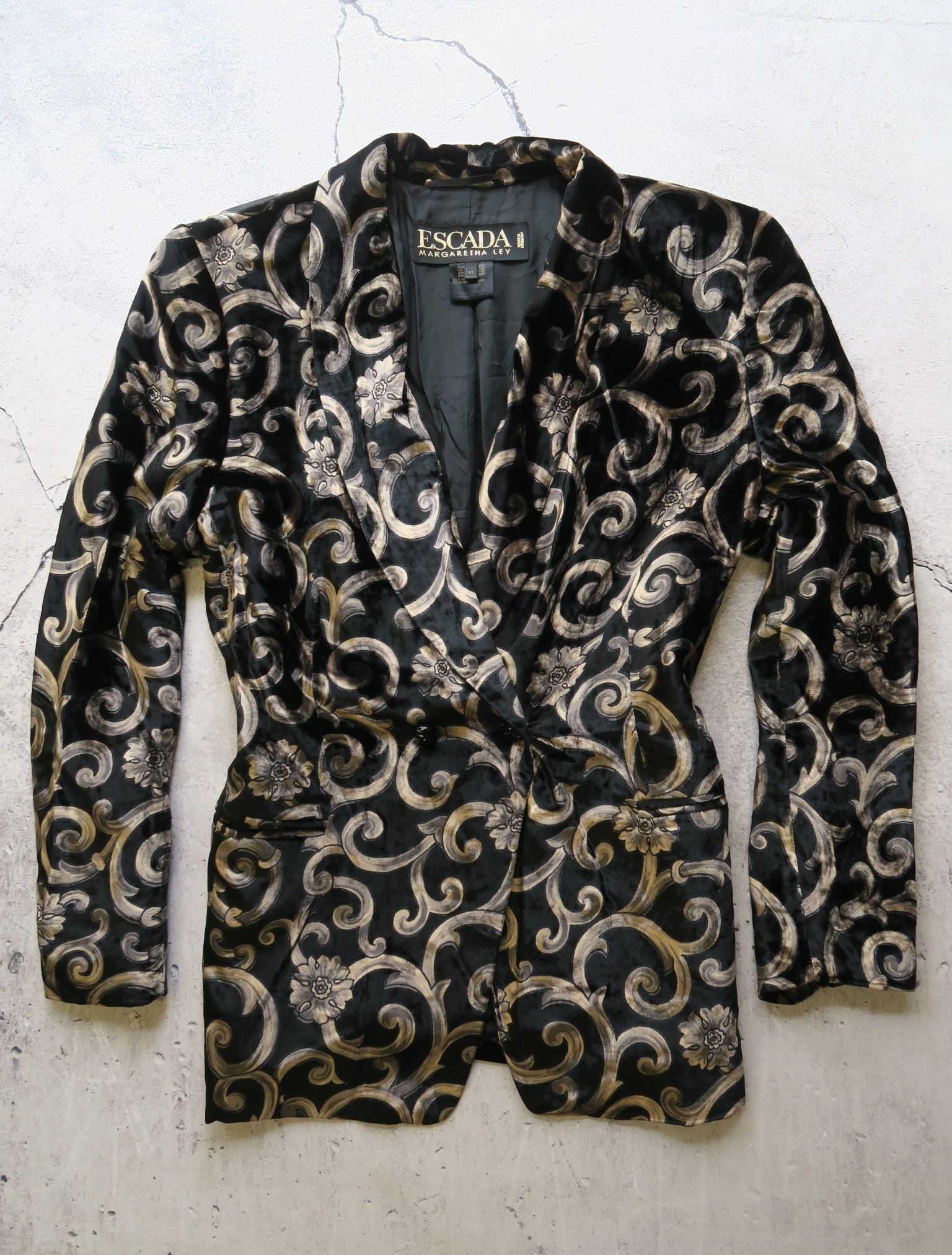 Image of Escada Margarethe Ley Velvet Jacket Vintage Oversize 42 in Black, Women's (Size XL)