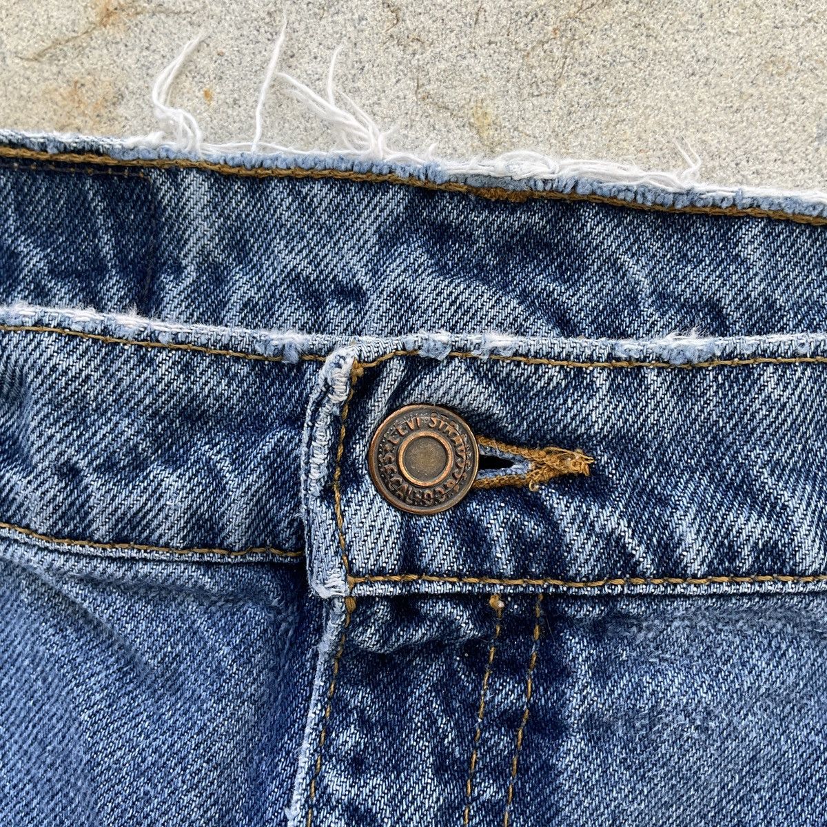 Levi's Vintage Distressed 90s Levi’s 522 Made In USA Denim Pants Size 38" / US 16 / IT 52 - 8 Thumbnail