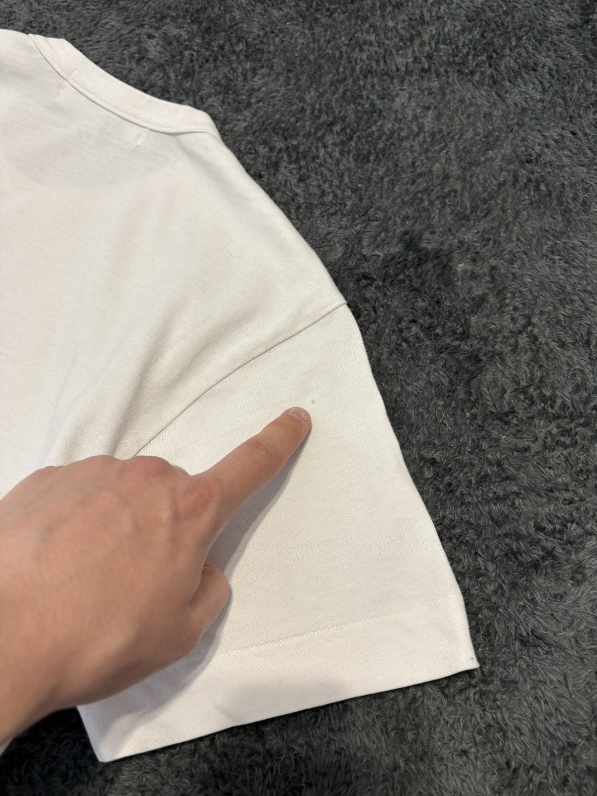 Comme des Garcons Comme Des Garcons PLAY White Tee Size US S / EU 44-46 / 1 - 8 Thumbnail
