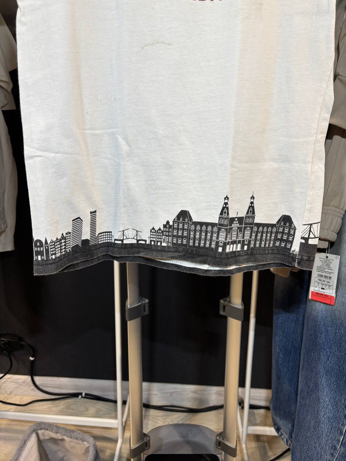 Hard Rock Cafe Hard Rock Cafe Amsterdam T-shirt Size:S Size US S / EU 44-46 / 1 - 5 Thumbnail