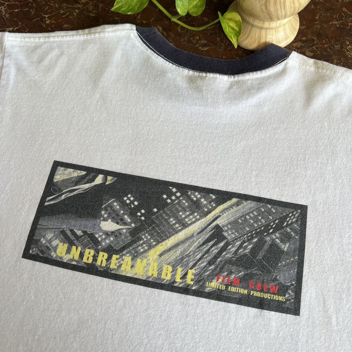 Vintage VTG 2000 Y2K Unbreakable Movie Tee Shirt Glass Sixth Sense Size US L / EU 52-54 / 3 - 1 Thumbnail