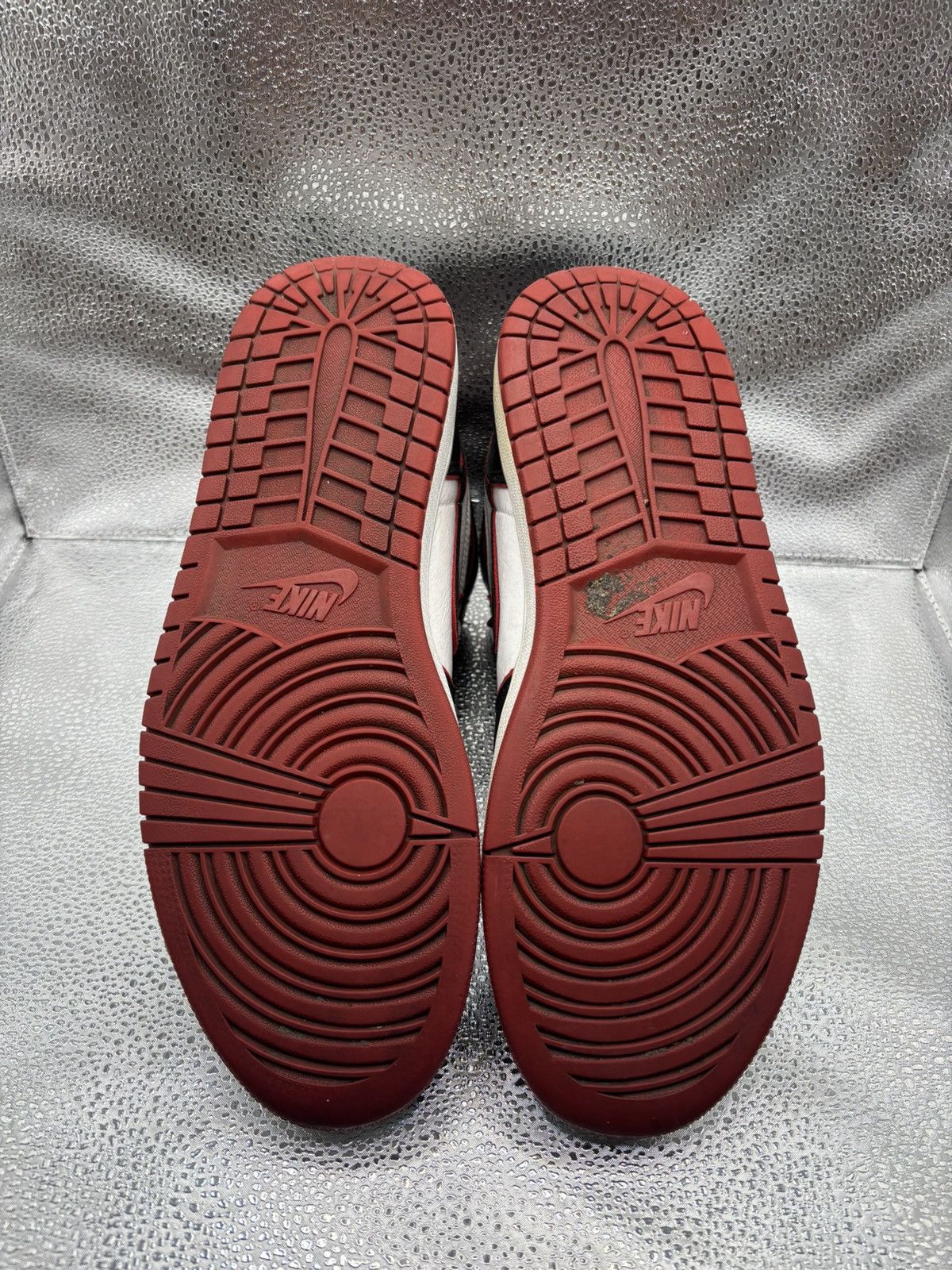 Jordan Brand Air Jordan 1 high bloodline Size US 11.5 / EU 44-45 - 3 Thumbnail