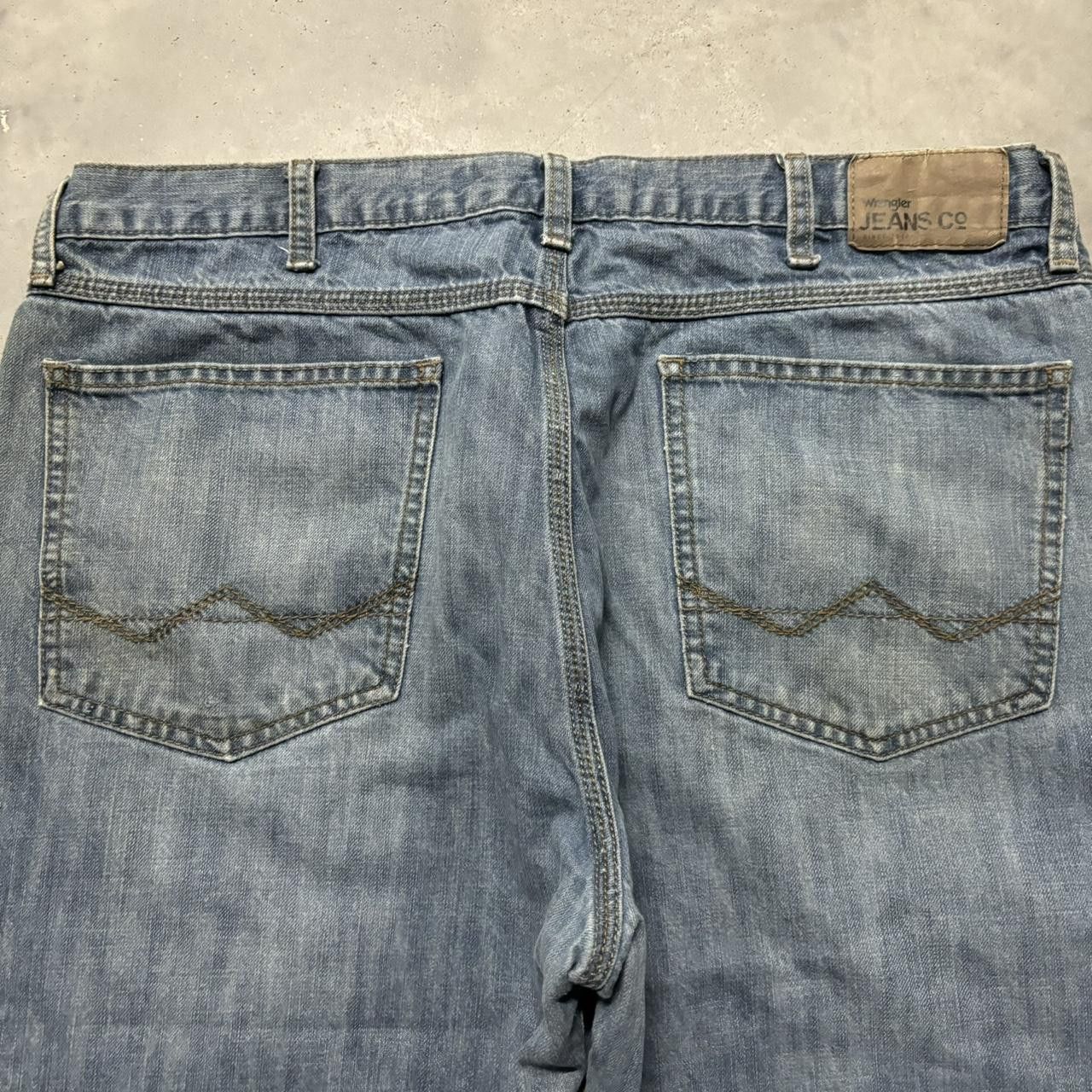 Japanese Brand × Vintage Crazy Vintage Y2K/2000s Grunge Medium Wash Essential Denim Jeans! Size US 36 / EU 52 - 6 Thumbnail