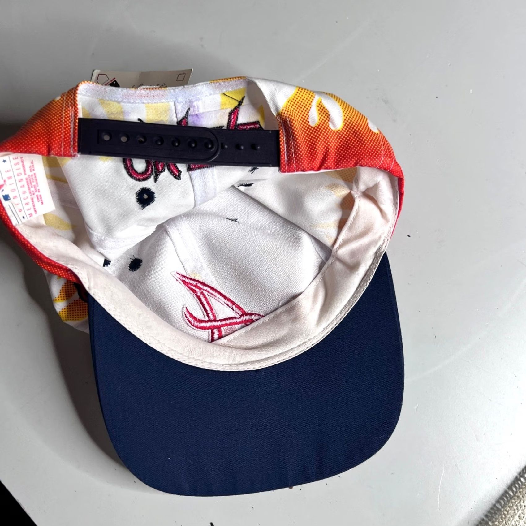 MLB VINTAGE Annco Atlanta Braves Snapback Hat MLB NWT White Navy On Fire Flame Size ONE SIZE - 3 Thumbnail