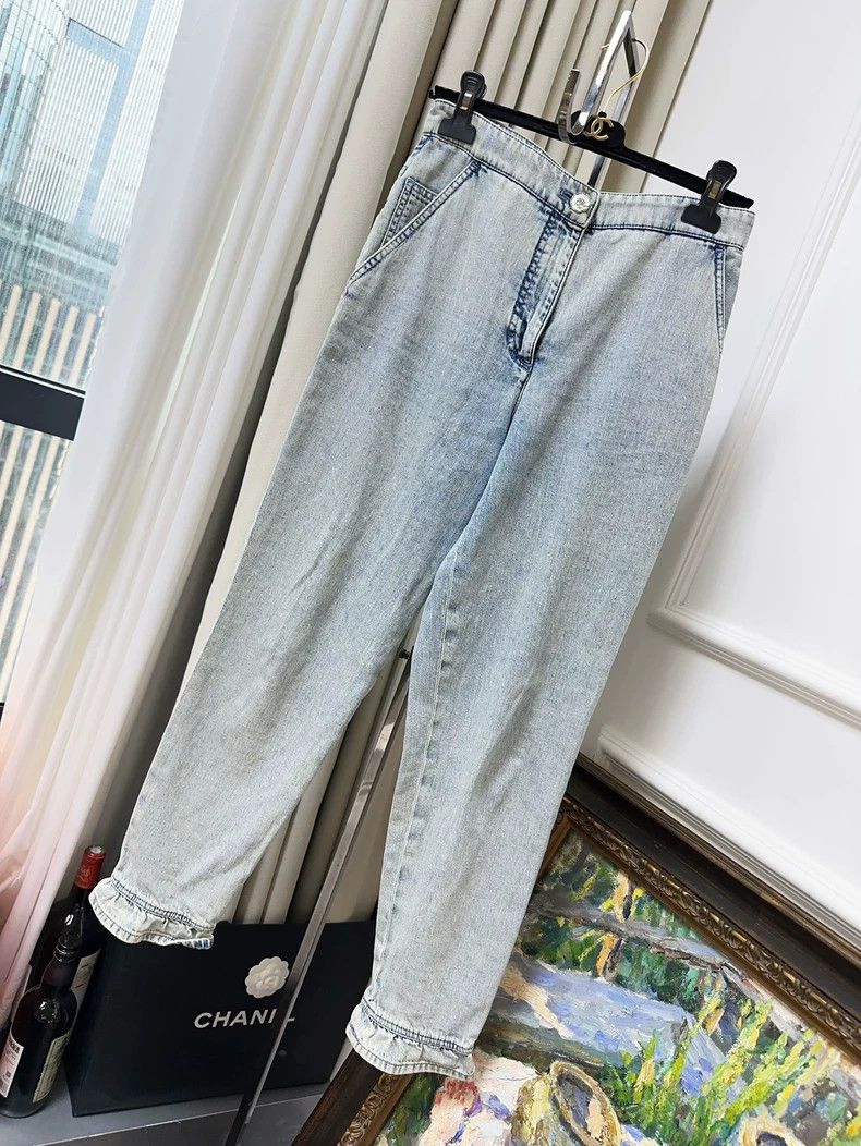 Chanel Chanel 22K show ruffle washed blue jeans Size 25" / US 0 / IT 36 - 1 Thumbnail