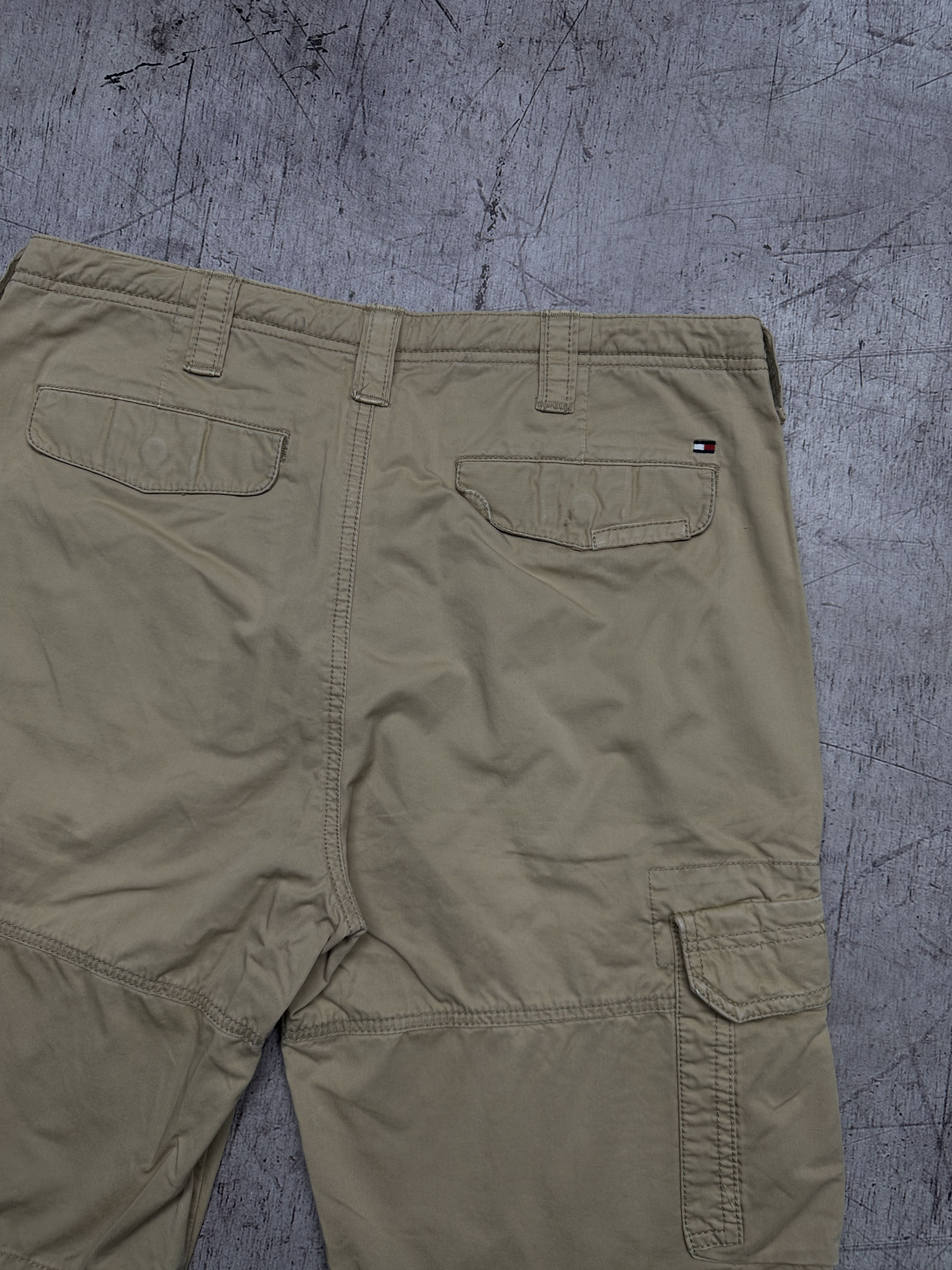 Tommy Hilfiger Tommy Hilfiger Vintage Mens Cargo Shorts Size US 33 - 6 Thumbnail