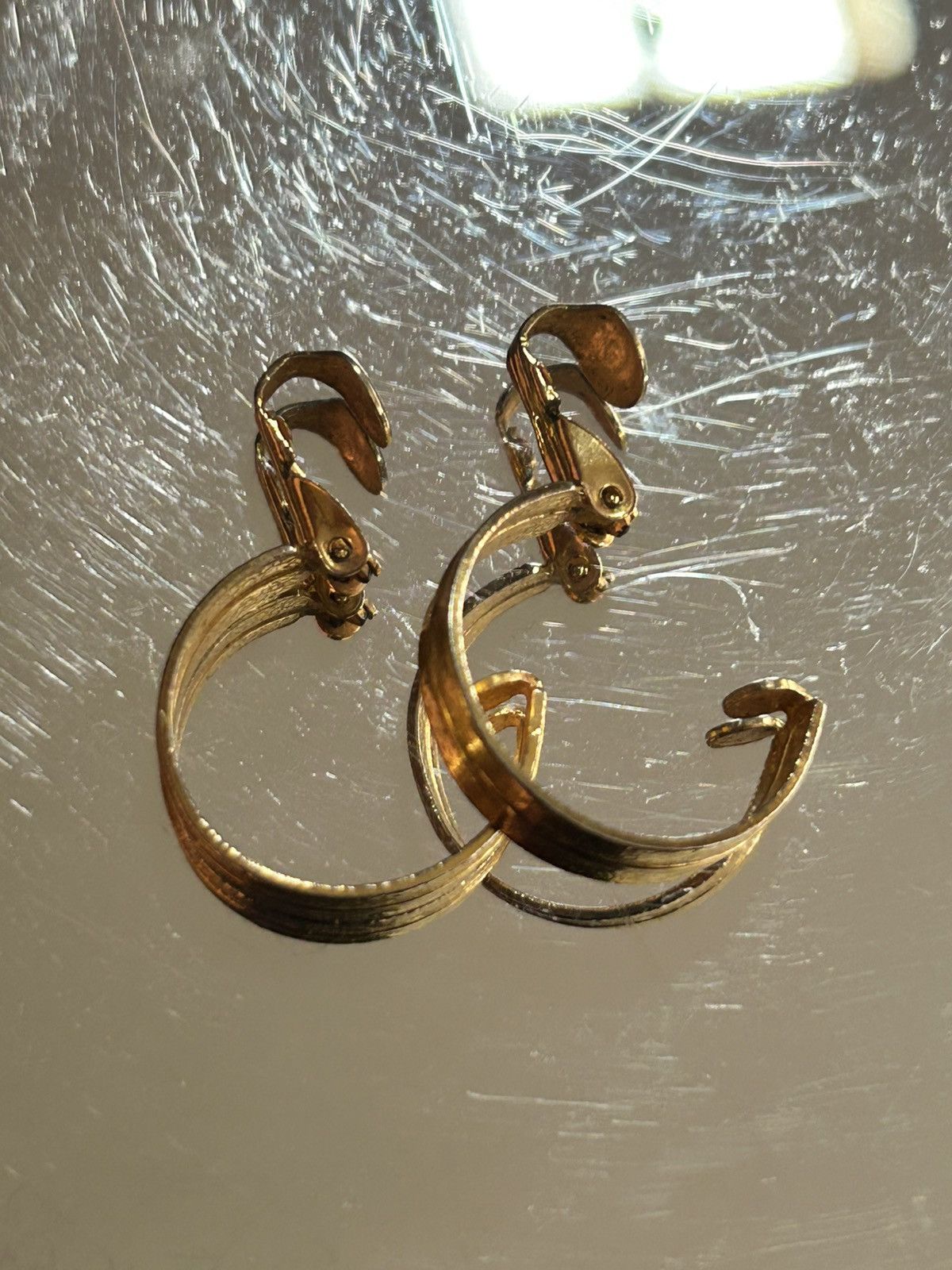 Vintage Vintage 70s gold plated clip on hoop earrings Size ONE SIZE - 2 Thumbnail