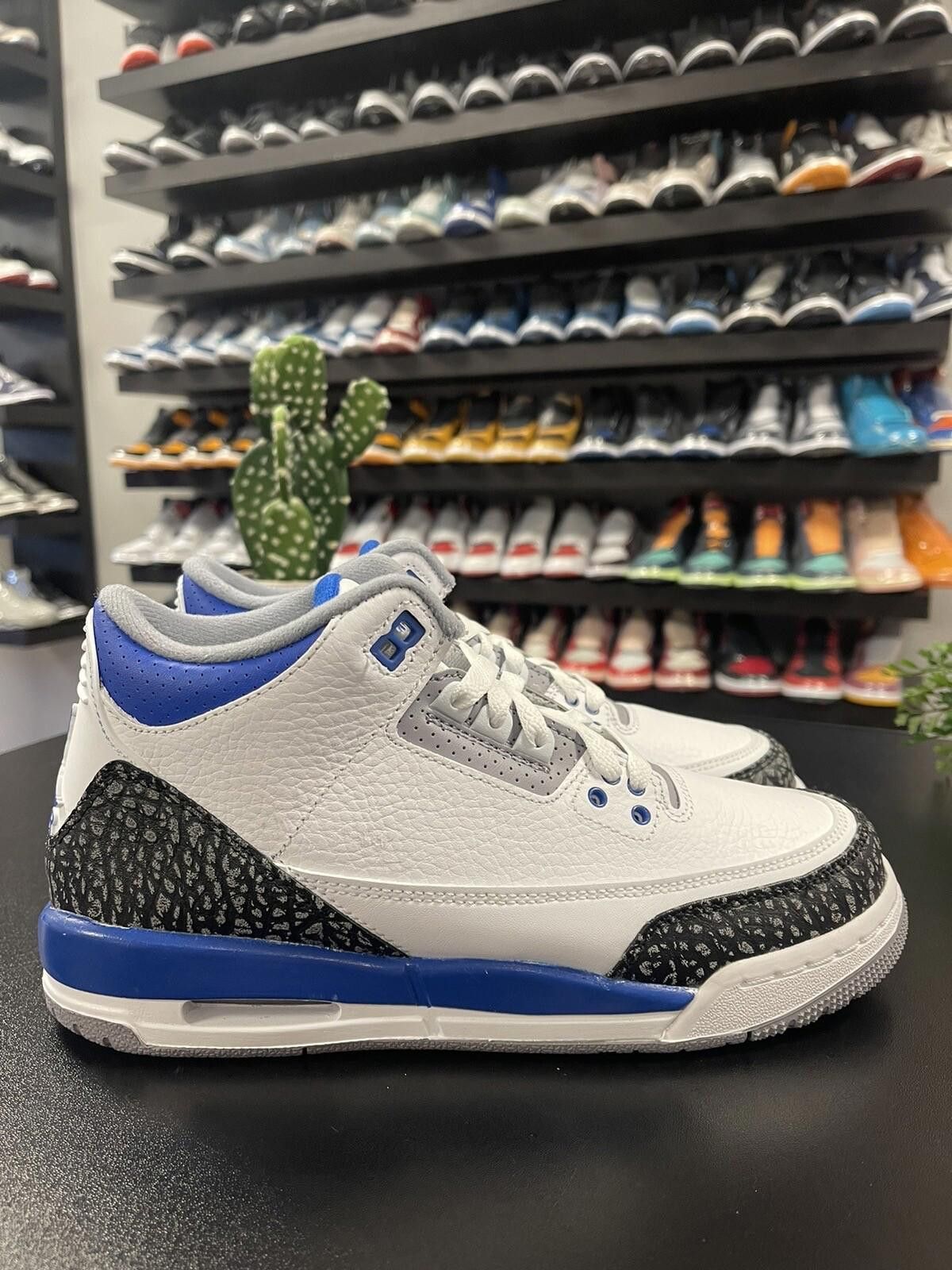 Jordan Brand Size 7 - Air Jordan 3 Retro Racer Blue (GS) Basketball Size US 7 / EU 40 - 3 Thumbnail