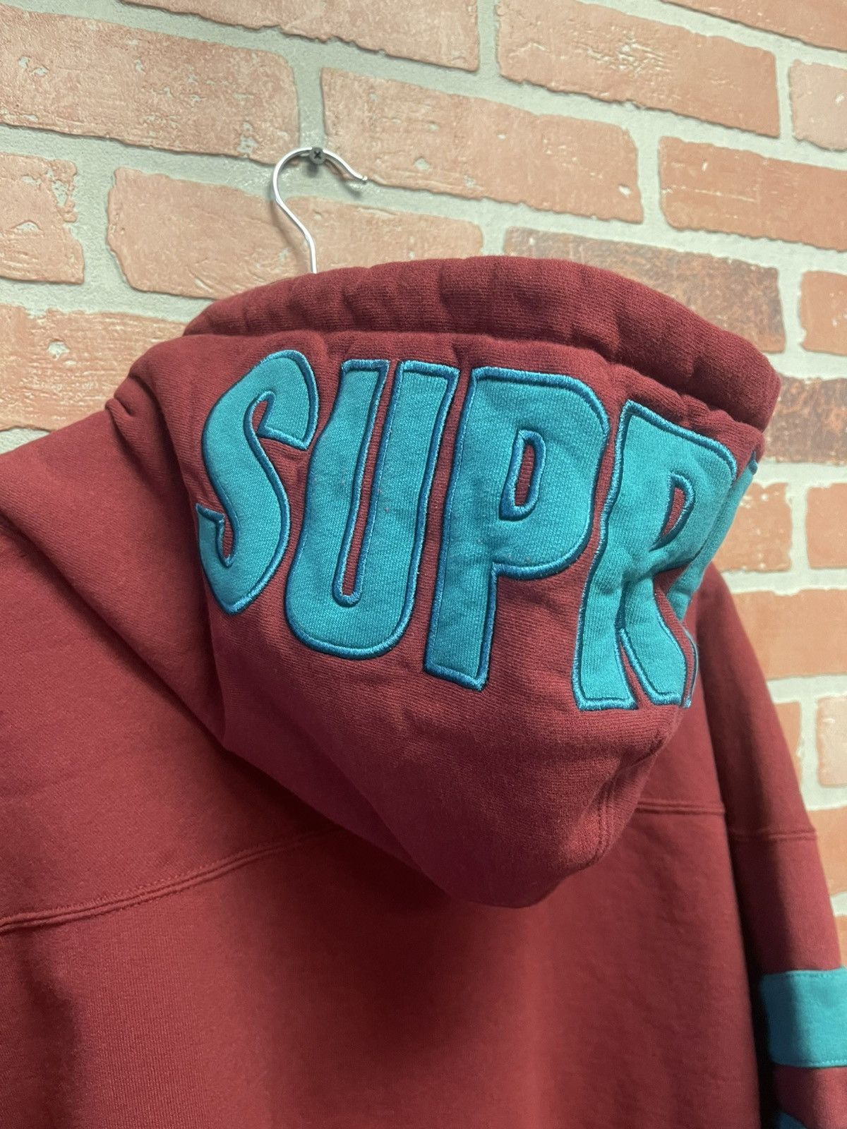Supreme Size M - Supreme US-NY Red Hoodie Brand New! Size US M / EU 48-50 / 2 - 6 Thumbnail