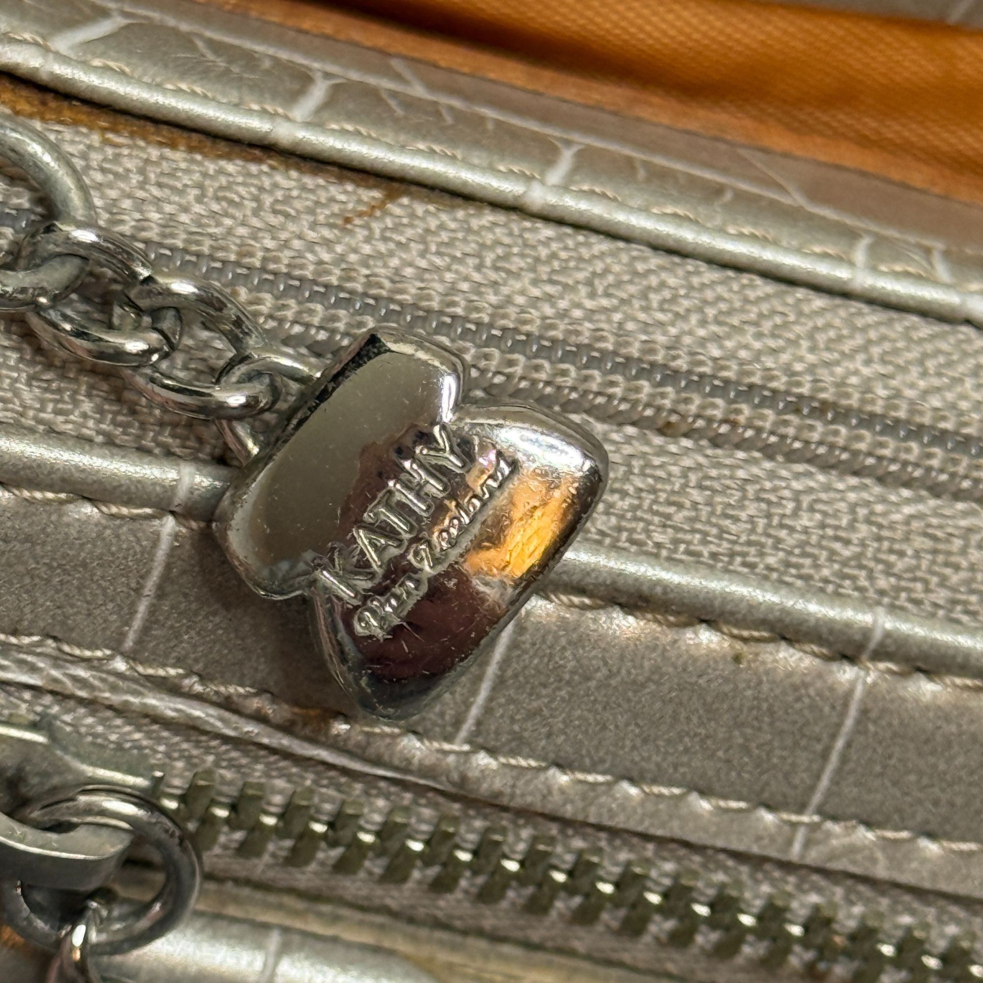 Other KATHY Van Zeeland Crocodile Print Leather Chain Logo Clutch Size ONE SIZE - 6 Thumbnail