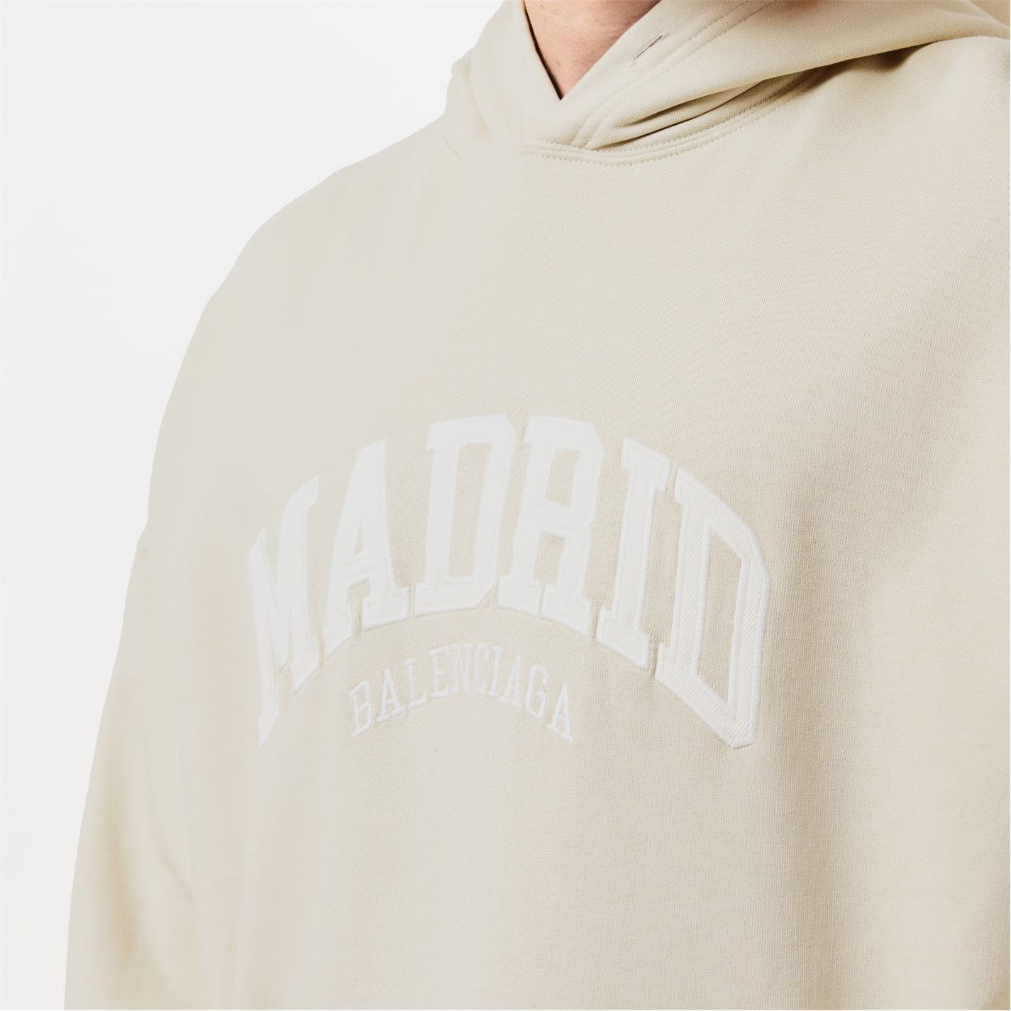 Balenciaga o1g2r1mq0226 Over the Head Pull Over Hoodie In Ivory Size US S / EU 44-46 / 1 - 5 Thumbnail