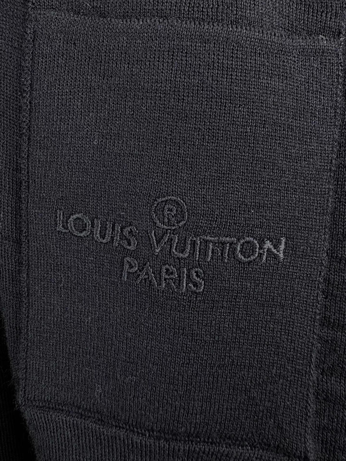 Louis Vuitton LOUIS VUITTON Pocket Embroidered Letter Logo Knitwear K1 Size US XL / EU 56 / 4 - 3 Thumbnail