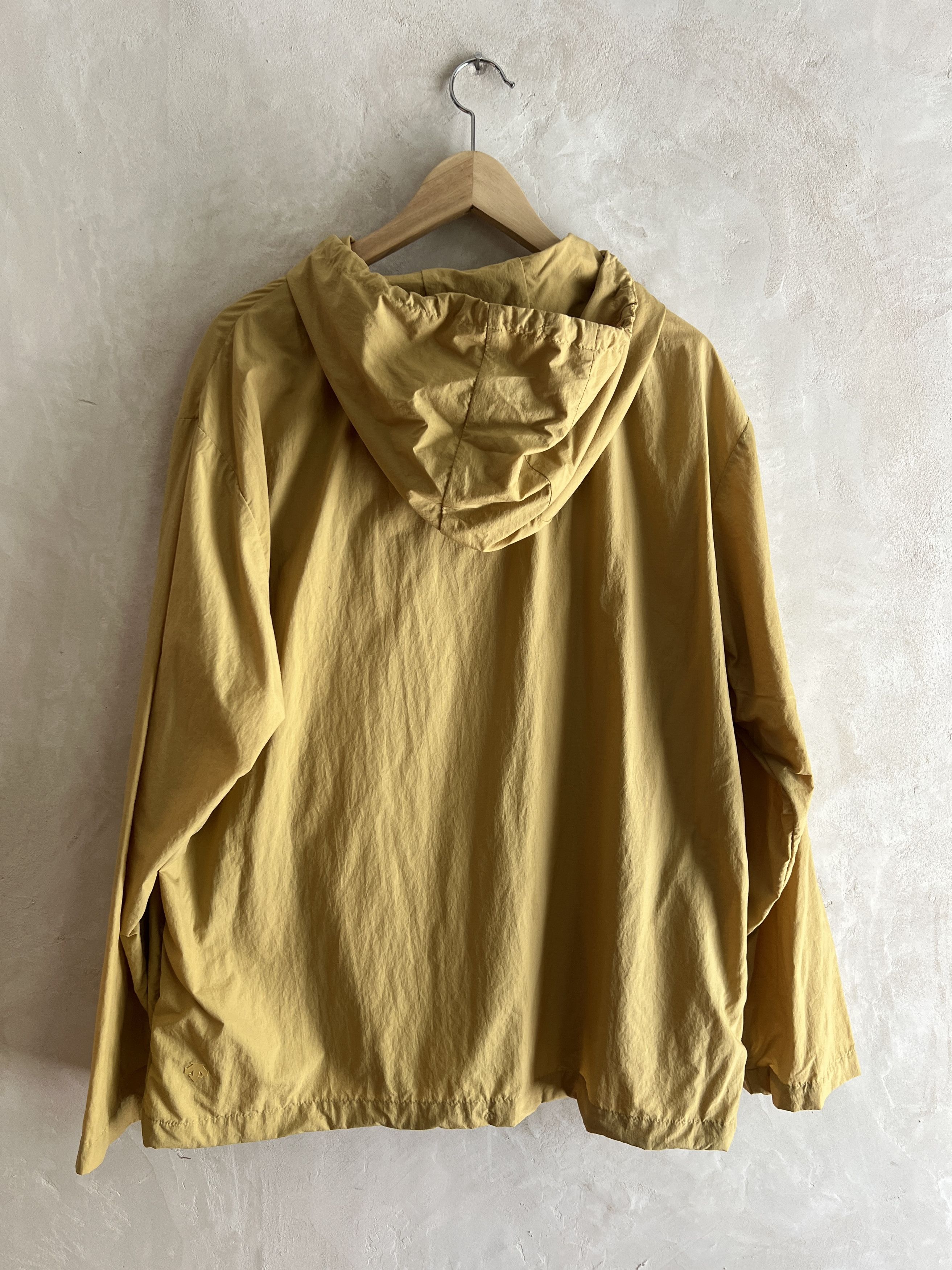 Descente Descente Anorak (by Auralee's Ryota Iwai) in Harvest Gold Size US L / EU 52-54 / 3 - 2 Thumbnail