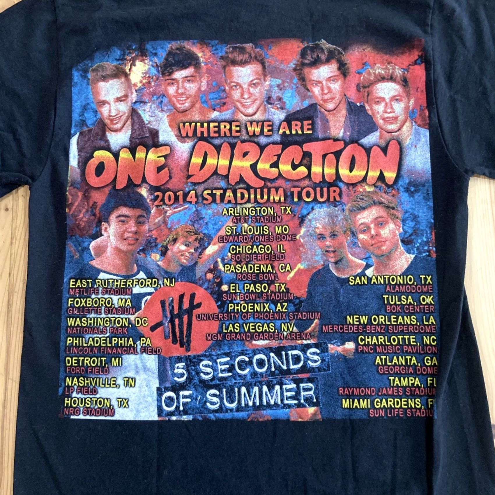Jerzees One Direction Where We Are Shirt Mens Small Black 2014 Stadium Tour 5SOS Jerzees Shirt Size US S / EU 44-46 / 1 - 7 Thumbnail