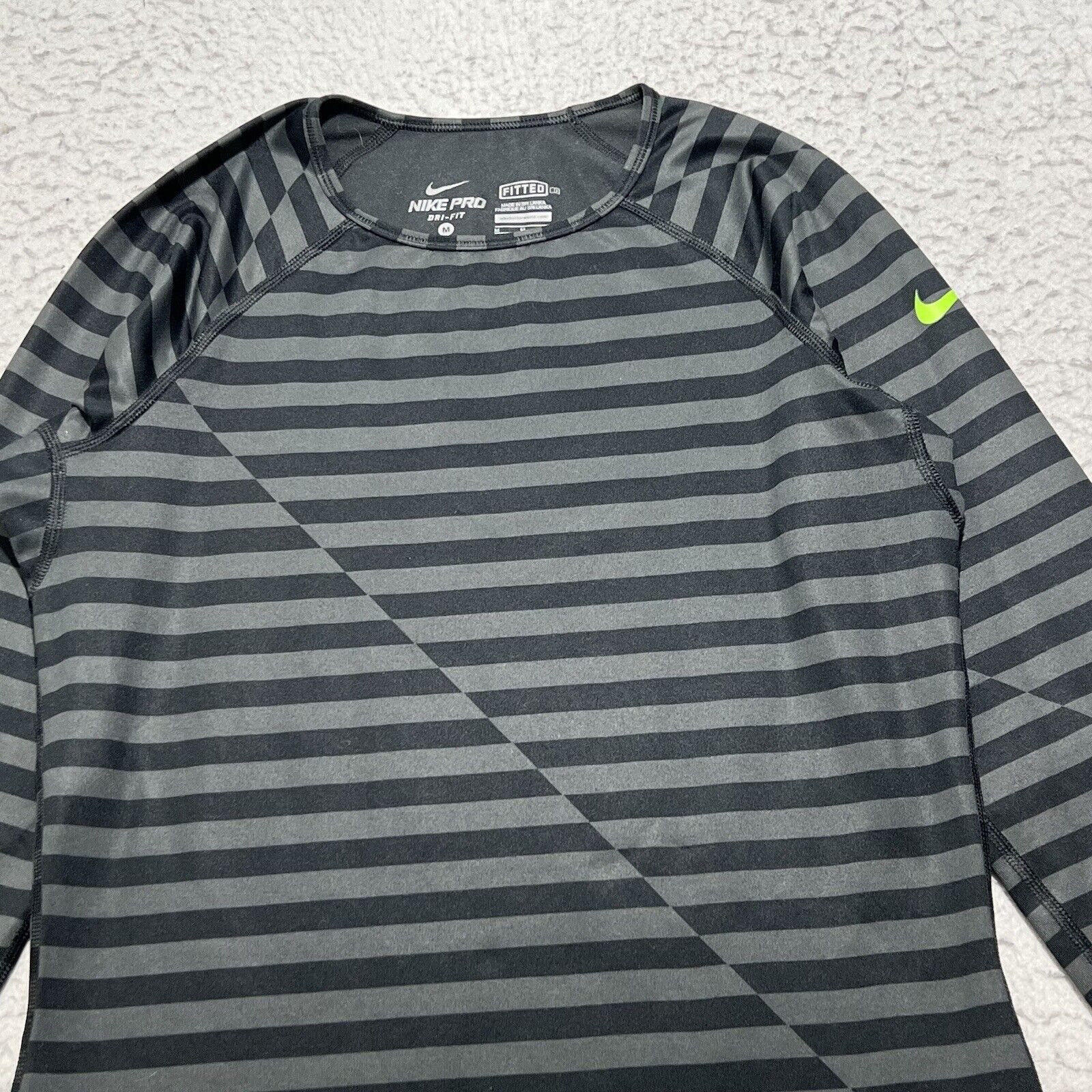 Nike Nike Pro Combat Hyperwarm Long Sleeve Athletic T Shirt Size M / US 6-8 / IT 42-44 - 2 Thumbnail