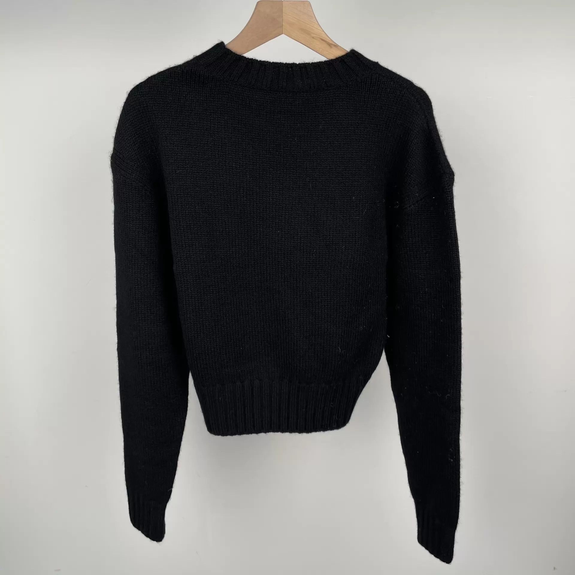 Chanel Chanel 20B Beaded Logo Cashmere Sweater Women's Size 34 Size XS / US 0-2 / IT 36-38 - 2 Thumbnail