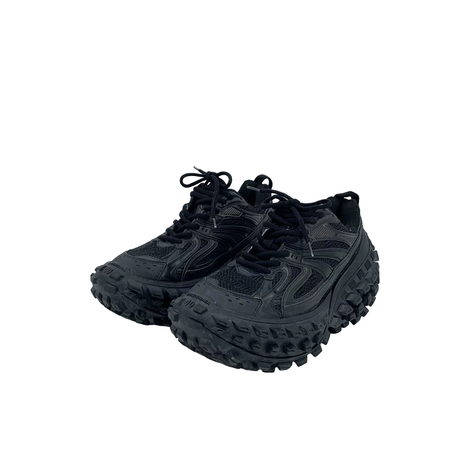 Balenciaga Balenciaga Defender Bouncer Sneaker Black size 42 | Grailed