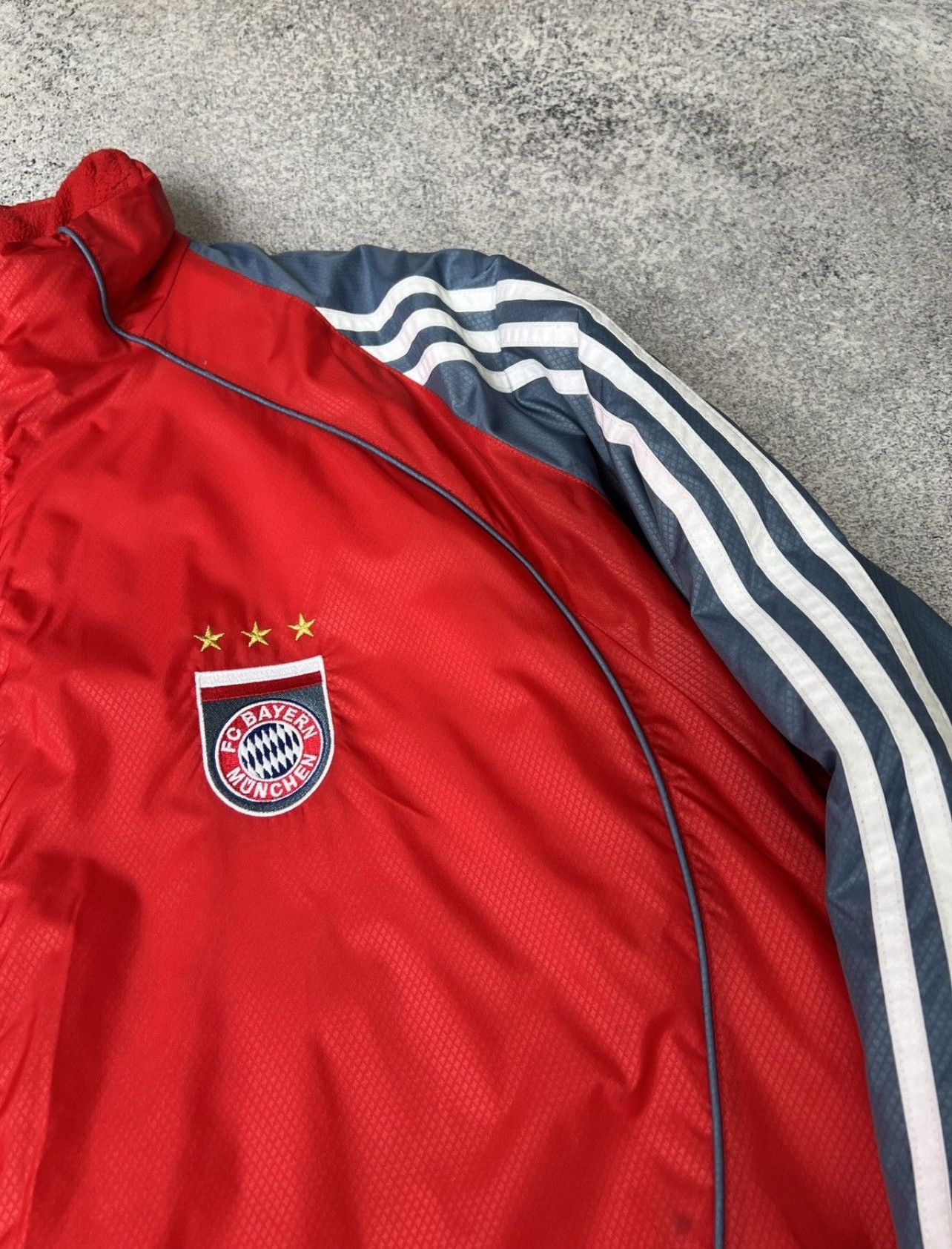 Adidas Bayern Munchen Vintage Y2K Adidas Soccer Puffer Jacket Size US L / EU 52-54 / 3 - 3 Thumbnail