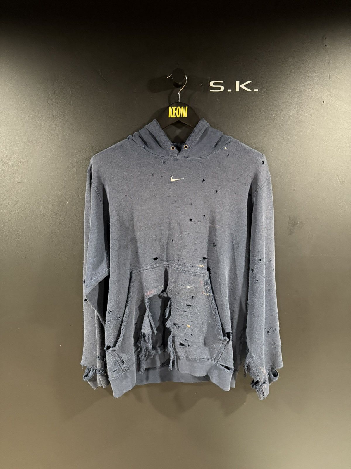Vintage 2000s Y2K Vintage Nike Grunge Distressed Thrashed Hoodie M Size US M / EU 48-50 / 2 - 1 Thumbnail