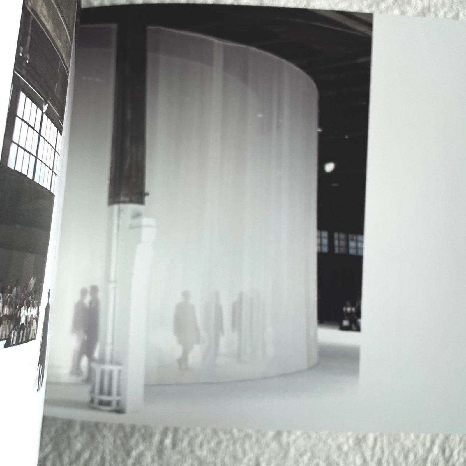 Dior × Hedi Slimane Dior homme printemps ete 2011 s/s lookbook catalog Size ONE SIZE - 3 Thumbnail