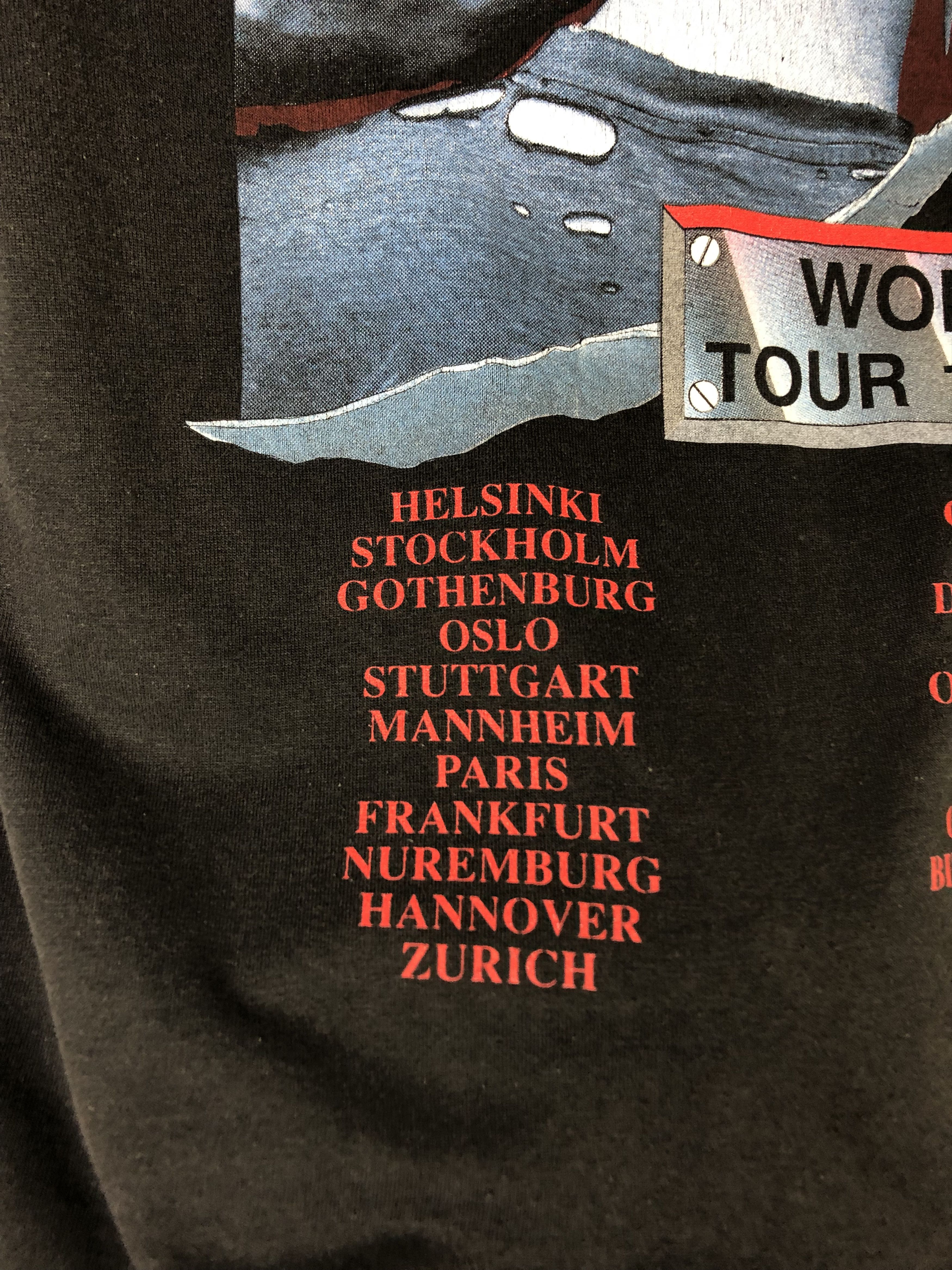 Vintage Vintage ACDC AC/DC 1991 World Tour Back in Black Shirt Tee Size US L / EU 52-54 / 3 - 13 Thumbnail