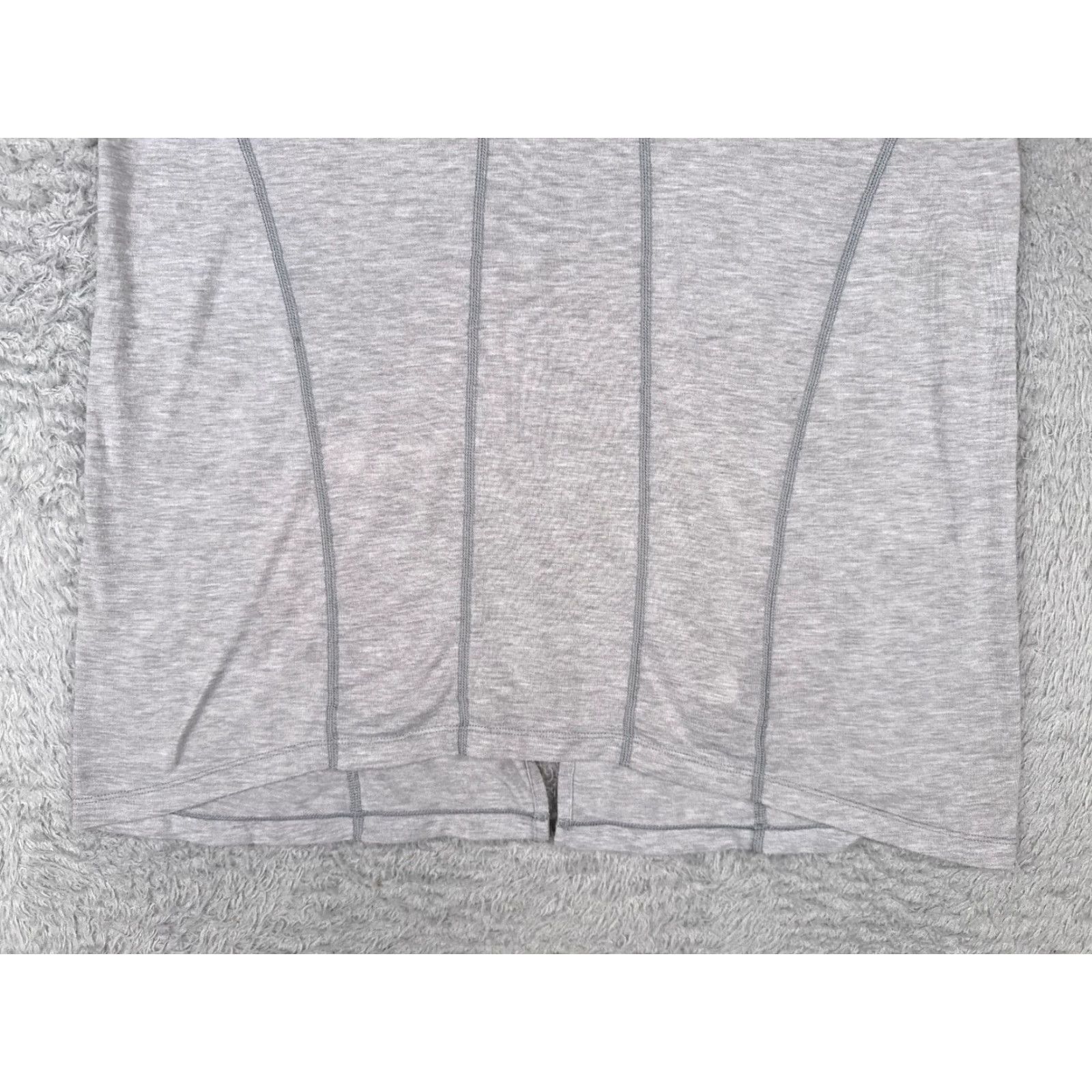 The North Face The North Face Shirt Women S Gray Poly Blend Crew T-Shirt Casual Short Sleeve Size S / US 4 / IT 40 - 5 Thumbnail
