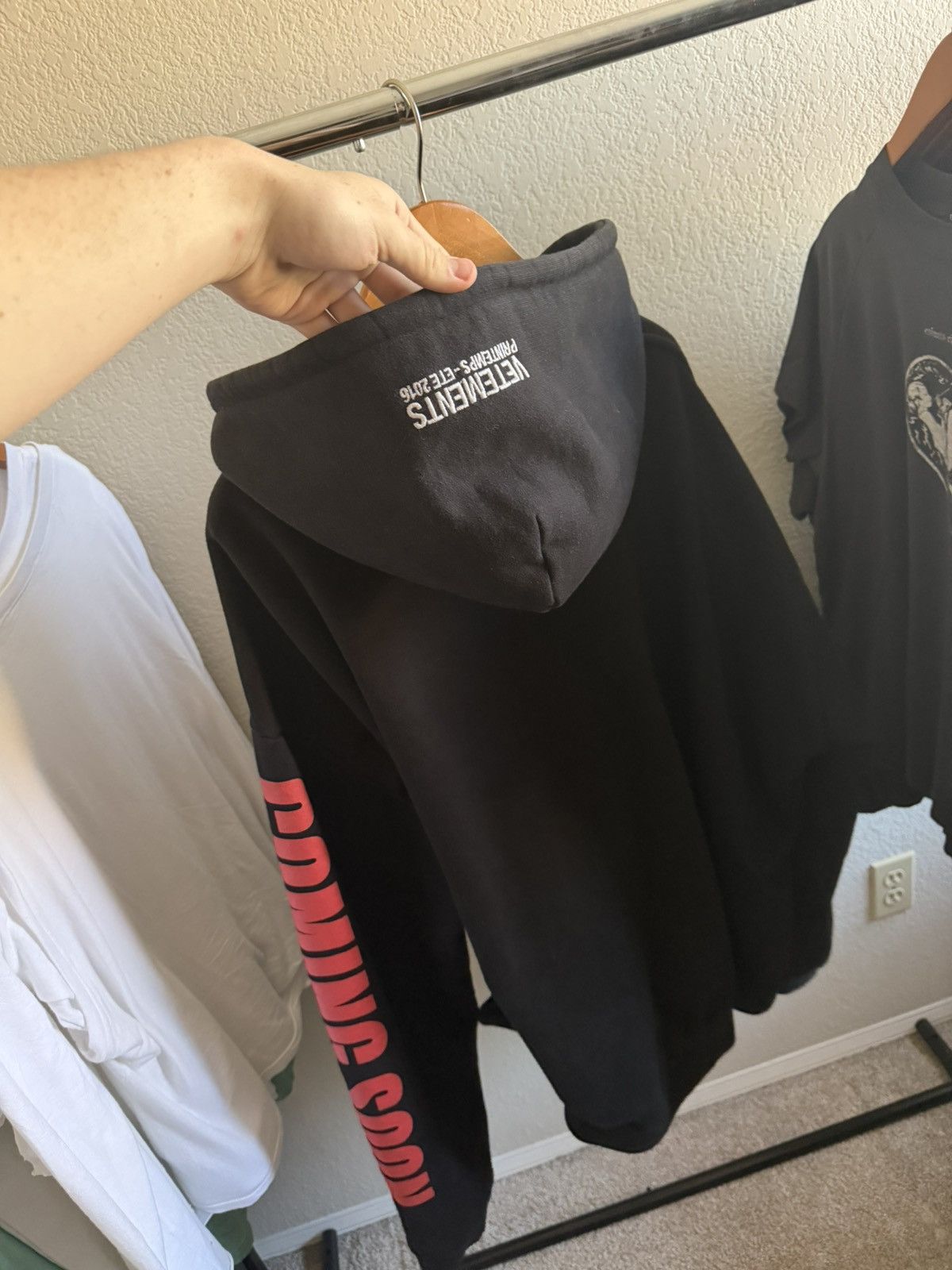 Vetements Vetements SS16 Titanic Coming Soon Hoodie Size US S / EU 44-46 / 1 - 11 Thumbnail