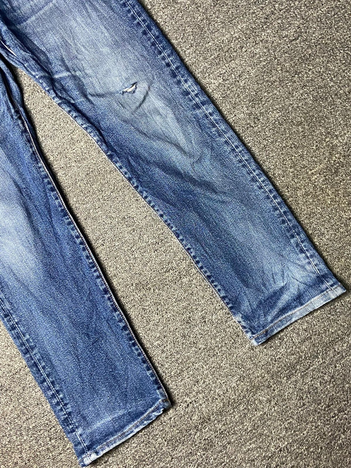 Levi's Levis Strauss Co. 502 Distressed Jeans (158) Size US 31 - 10 Thumbnail