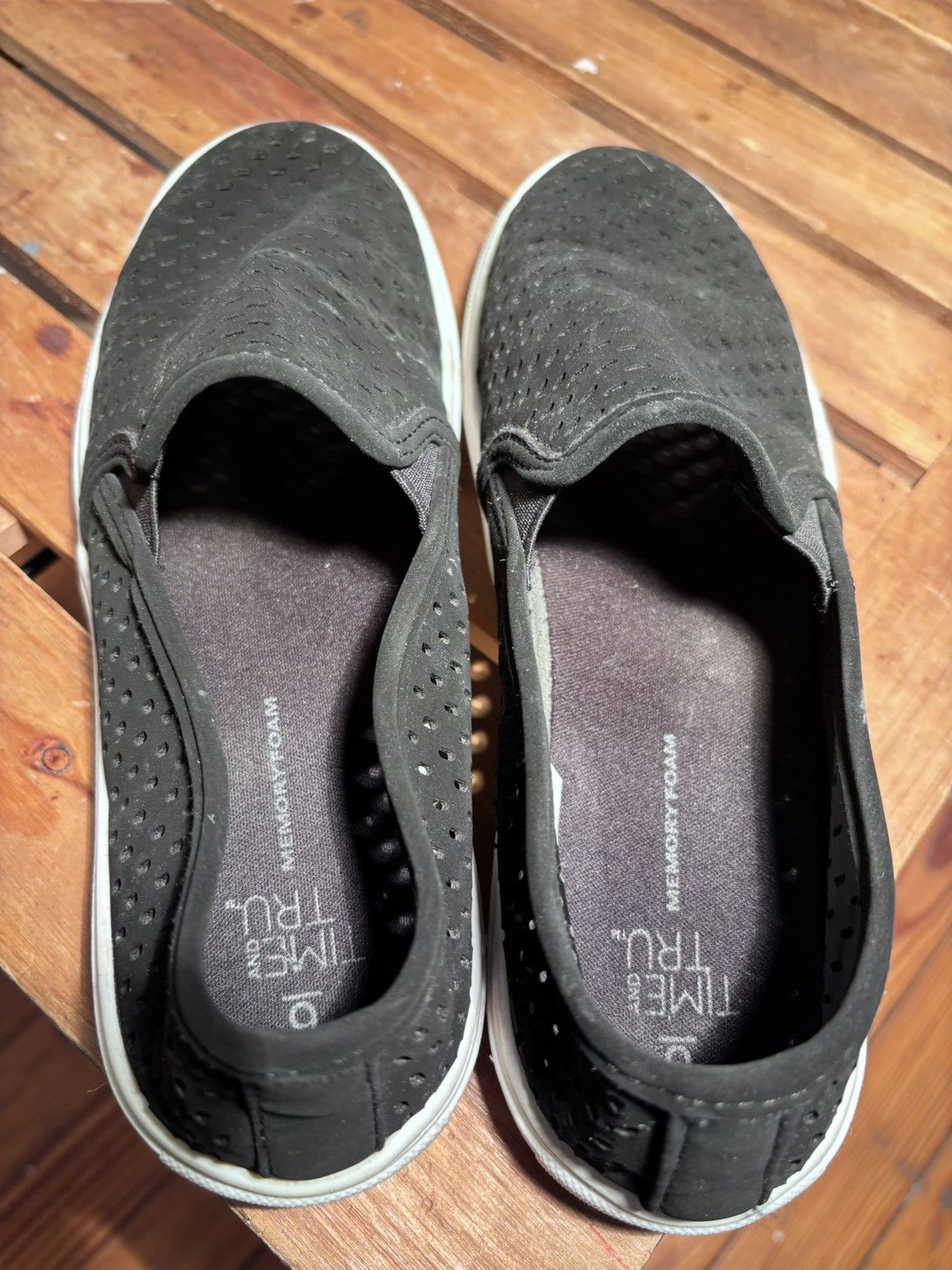 Other Time and Tru Memory Foam Slip On Sneakers Size US 6 / IT 36 - 5 Thumbnail