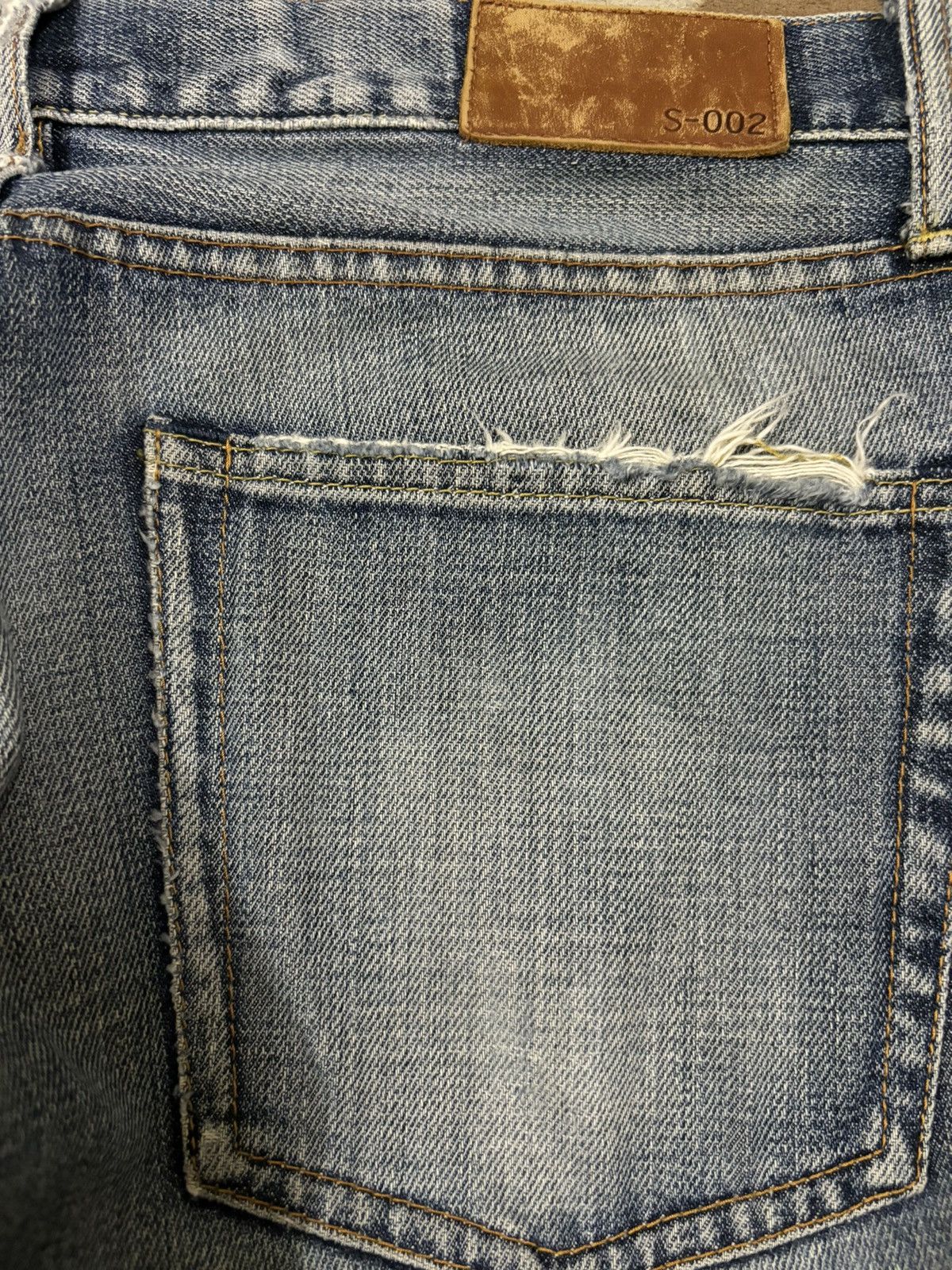 Jun Takahashi × Uniqlo × Vintage Vintage Uniqlo S002 Baggy Blue Washed Distressed Jeans Size US 34 / EU 50 - 12 Thumbnail