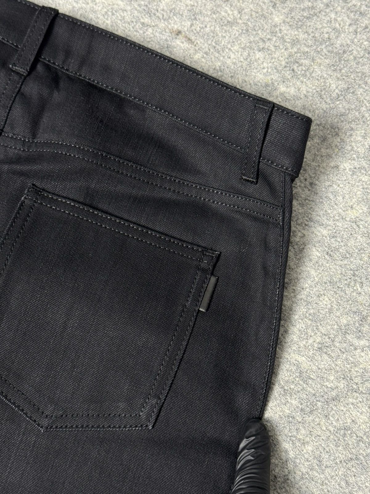 Saint Laurent Paris Saint Laurent Paris Used Black HW D27 Flared Denim Size 26" / US 2 / IT 38 - 5 Thumbnail