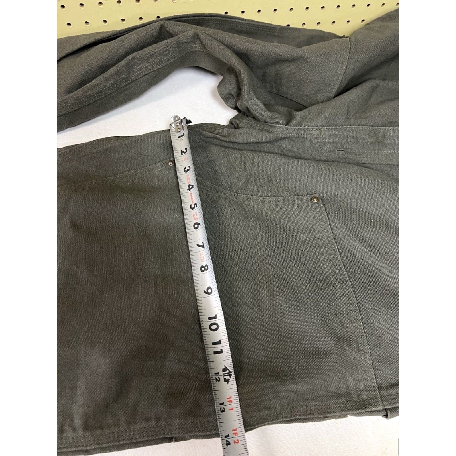 Carhartt VINTAGE Carhartt Pants 44x32 Mens Green Double Knee Dungaree Fit B136 MOS Classic Straight Leg Carpenter Casual Workwear 44 Green Mens Size US 44 / EU 60 - 7 Thumbnail