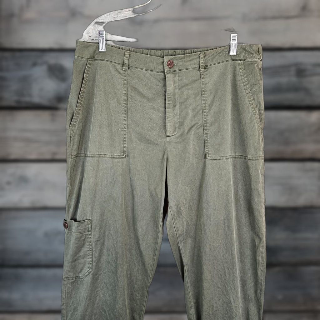 Soft Surroundings Soft Surroundings Womens Pants XL Green High Rise Roll Up Hem Cargo Flat Front 27.5 Inseam Womens Size 40" / US 18 - 1 Thumbnail