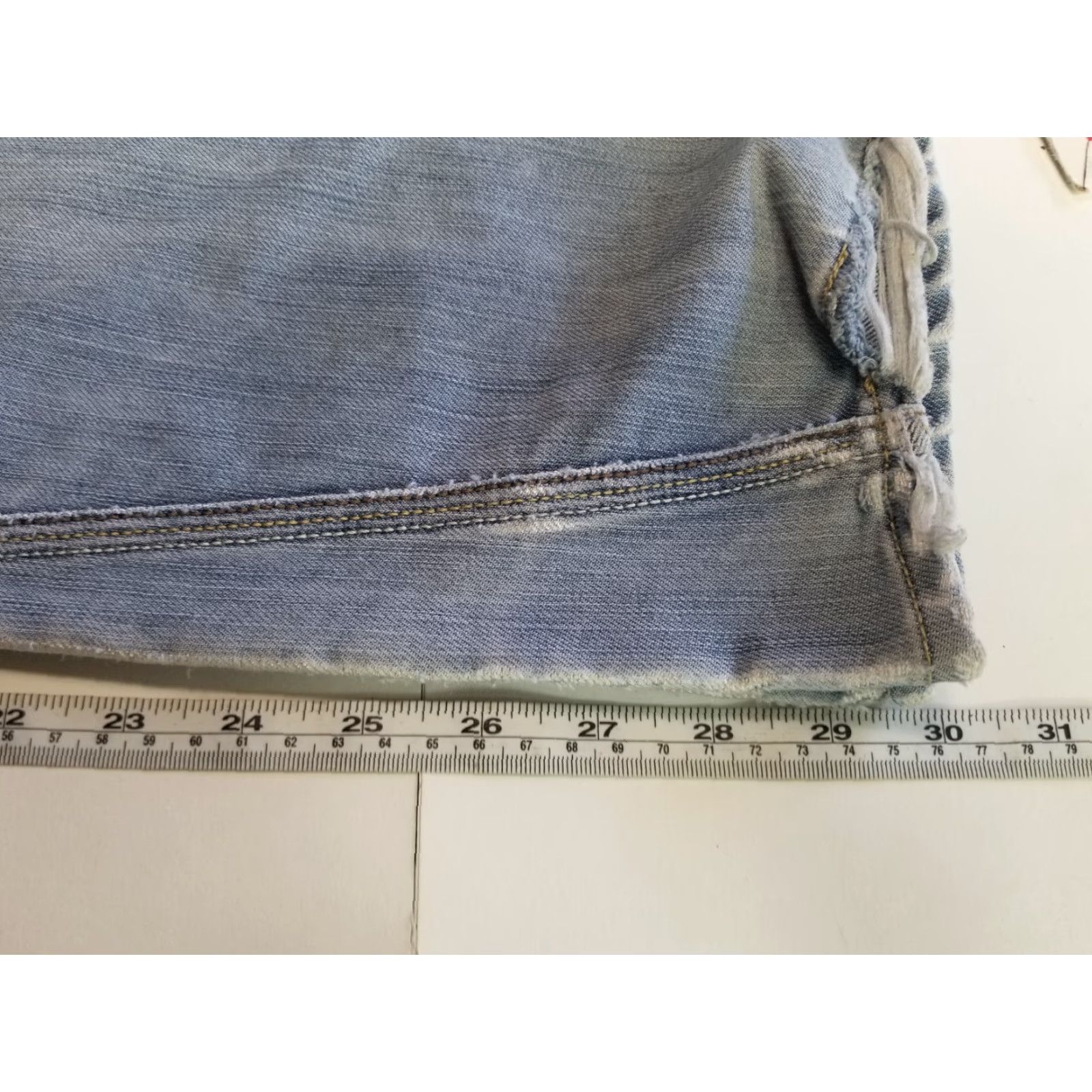Levi's Levi's Jeans Slim 32x30 Blue Denim 514 Straight 5-Pocket 32 Regular Mens Casual Distressed Jeans Size US 32 / EU 48 - 6 Thumbnail