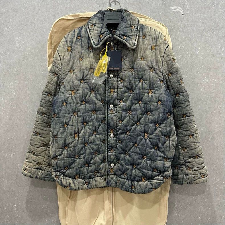 Louis Vuitton Louis Vuitton Fei Dongxiu Washed Embossed Embroidered Old Size US S / EU 44-46 / 1 - 1 Thumbnail