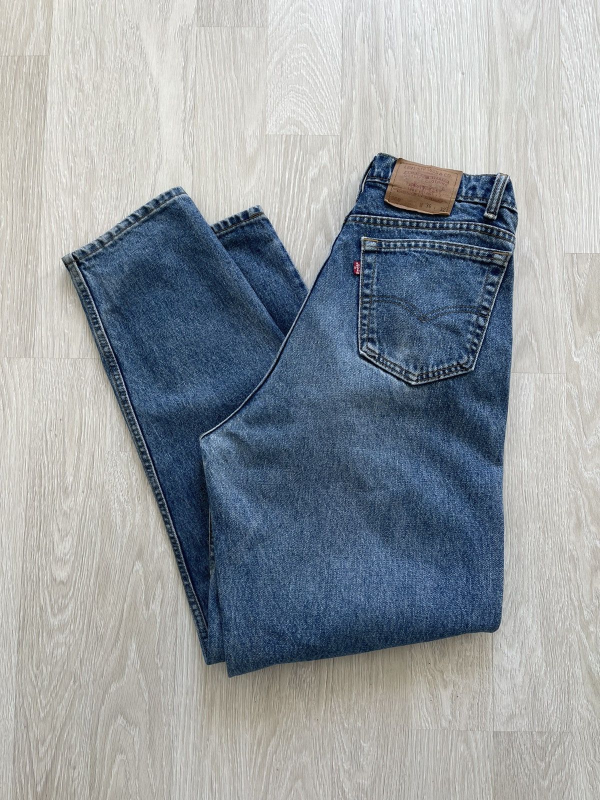 Levi's Vintage Levi's 560 Loose Fit Tapered Leg Wide Baggy Jeans Size US 36 / EU 52 - 18 Thumbnail