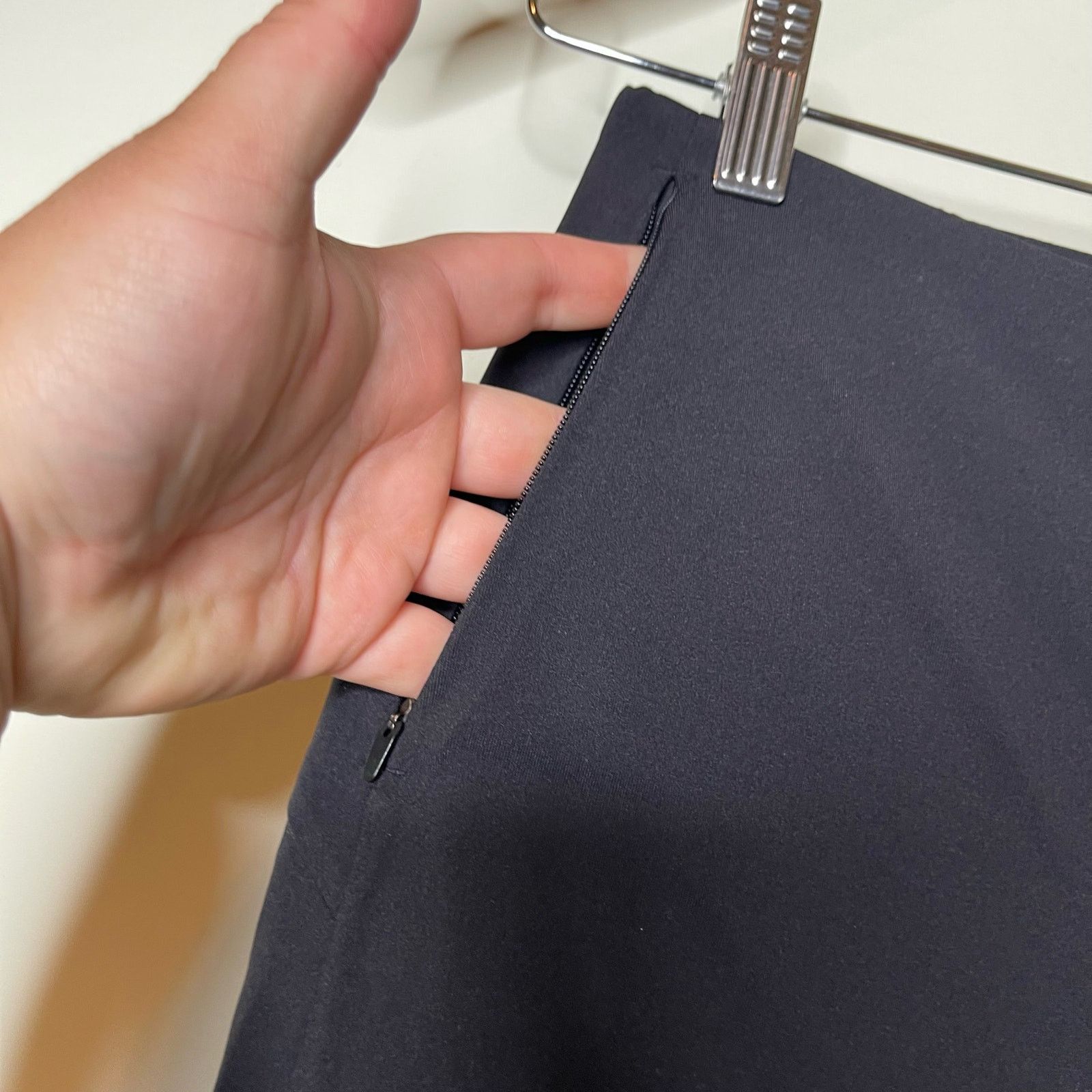 Lululemon Lululemon Chino Straight Pants Zip Pockets Womens 6 Size 28" / US 6 / IT 42 - 4 Thumbnail