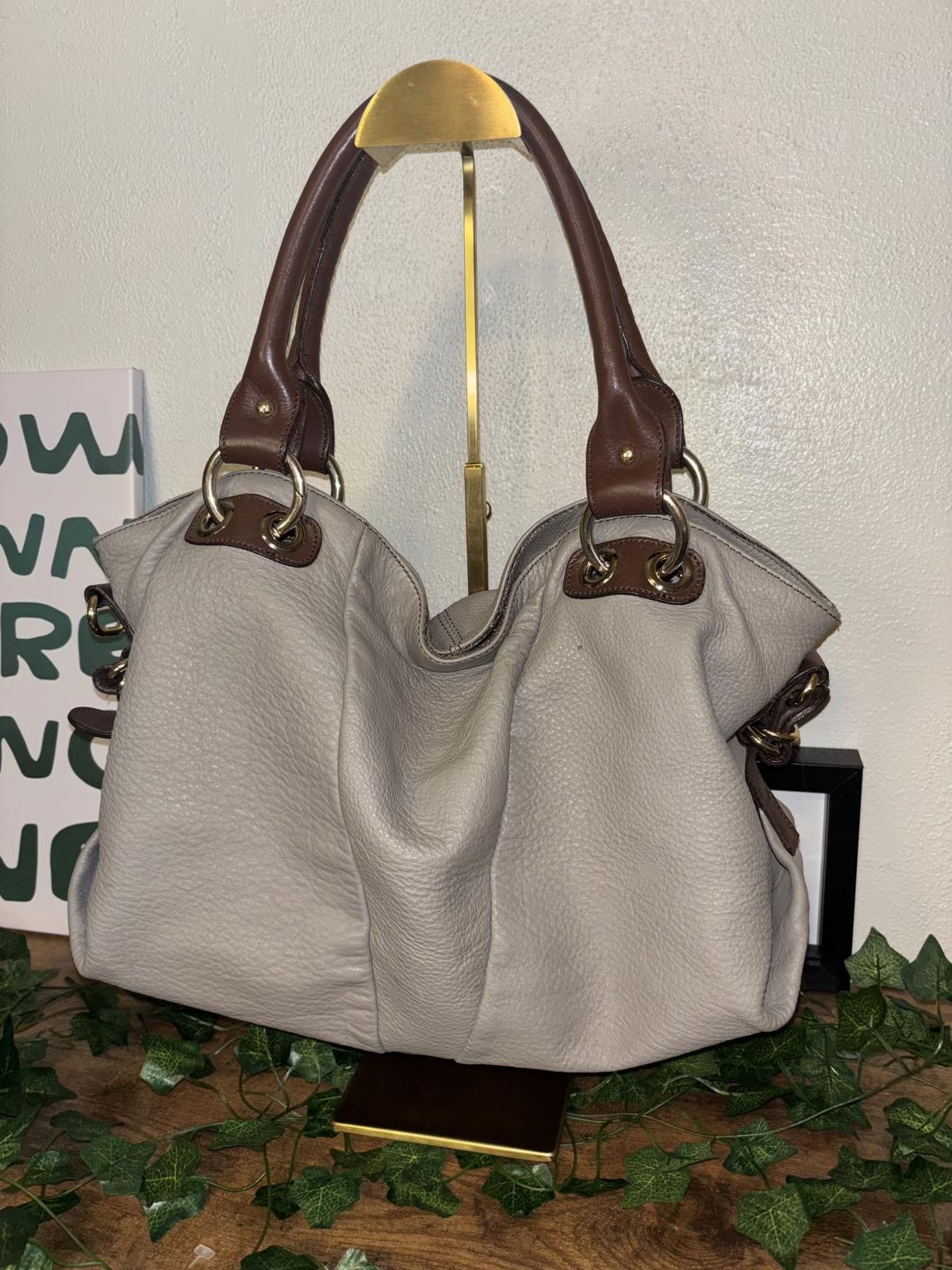 Other Taupe Greige Pebbled Leather Tote Gold Hardware Size ONE SIZE - 1 Thumbnail