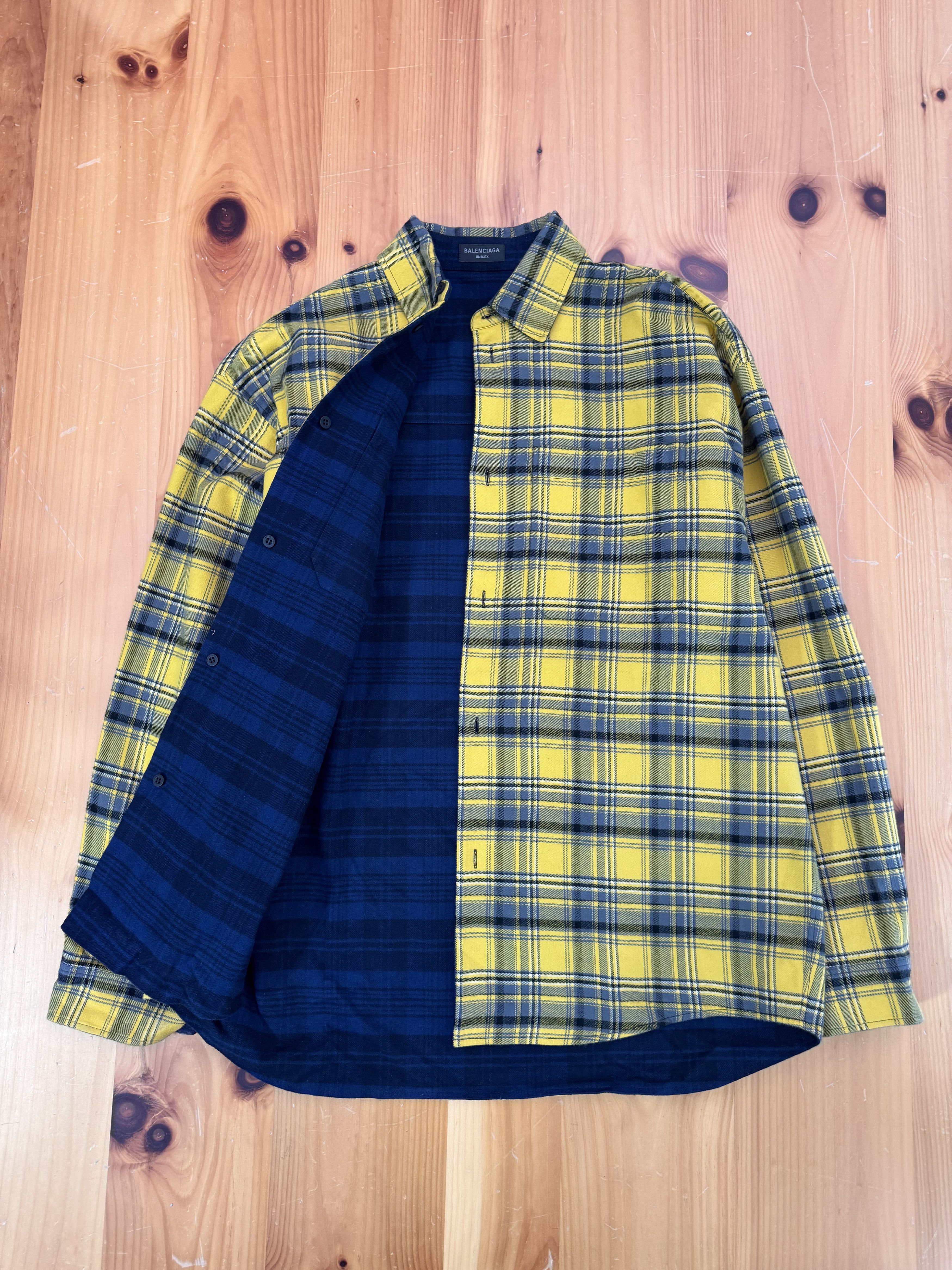 Balenciaga Balenciaga Reversible Plaid Shirt Size US XL / EU 56 / 4 - 1 Thumbnail
