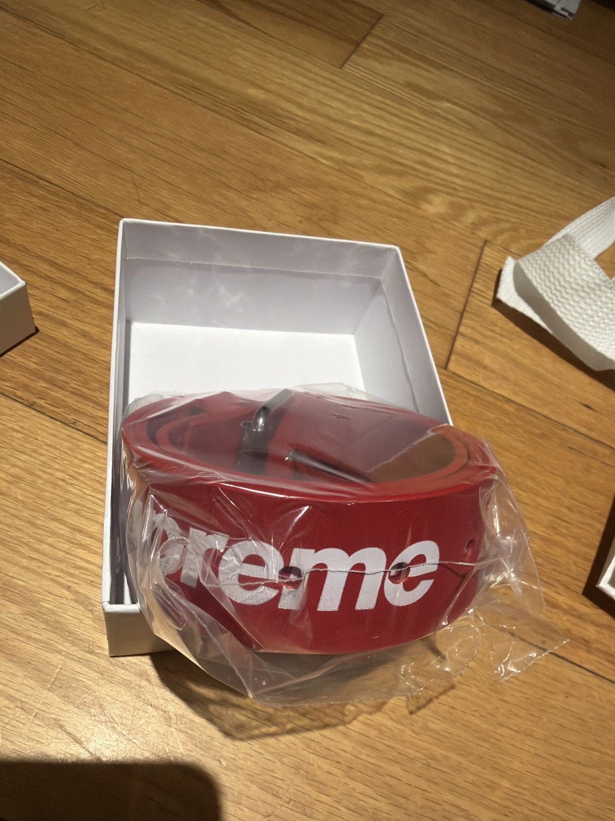 Supreme Supreme leather red repeat belt size small Size 30 - 2 Thumbnail
