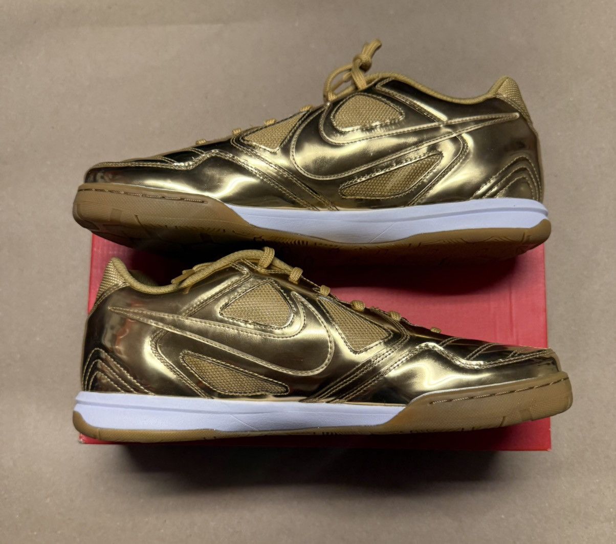 Nike Nike Gato LV8 Indoor Soccer Gold Men’s size 11 shoes NEW Size US 11 / EU 44 - 2 Thumbnail