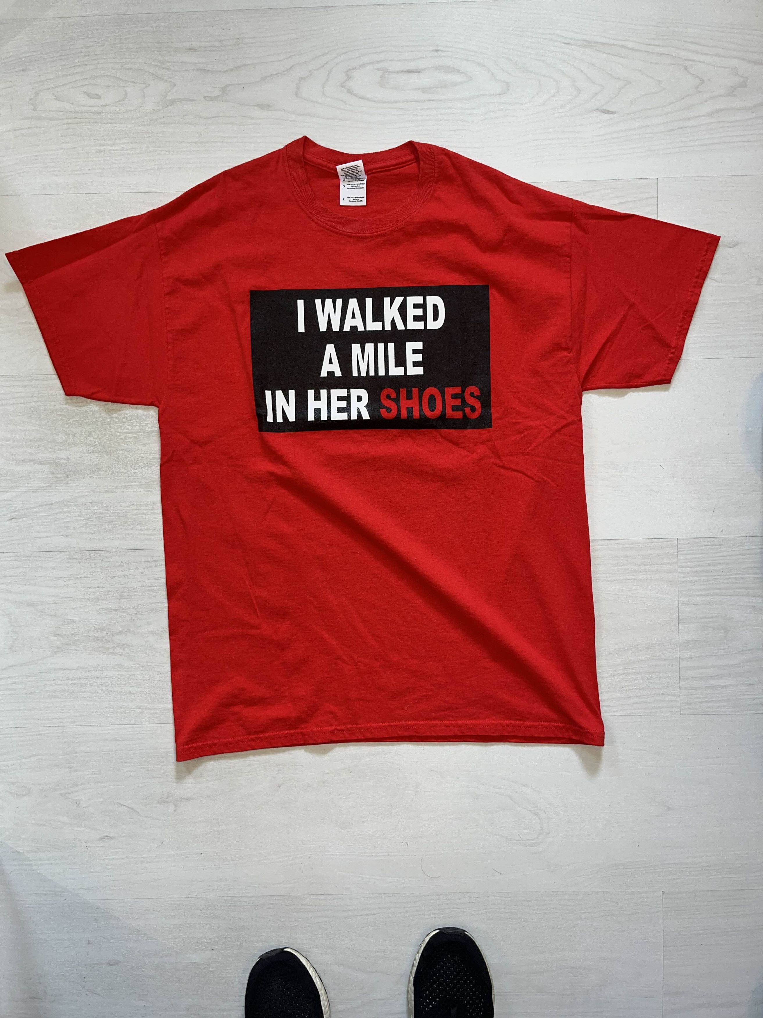 Vintage Y2K I Walked A Mile In Her Shoes Shirt Size US L / EU 52-54 / 3 - 1 Thumbnail