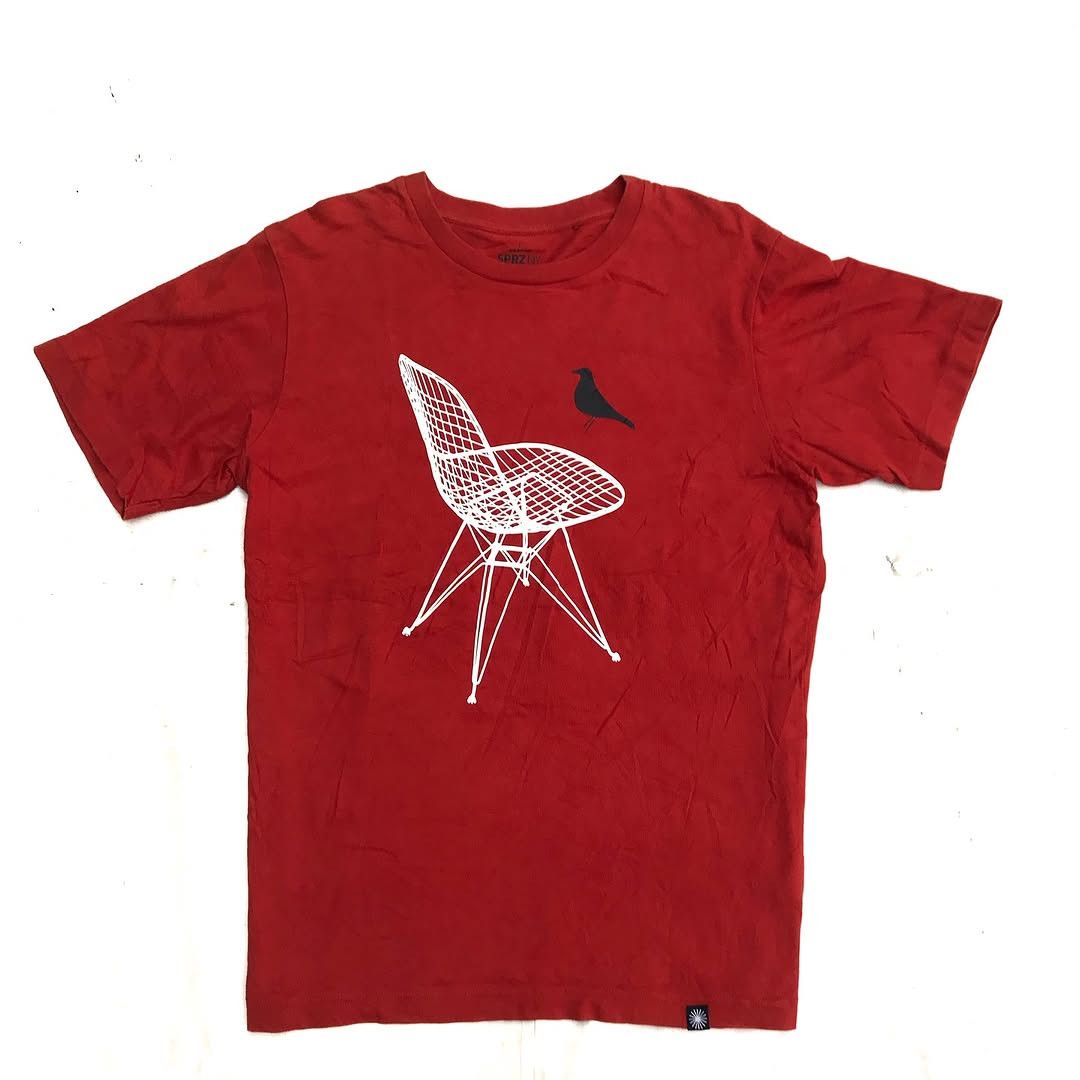 Uniqlo Eames office Chair on Tee Tshirt by Uniqlo Orange spaceage Size US M / EU 48-50 / 2 - 10 Thumbnail